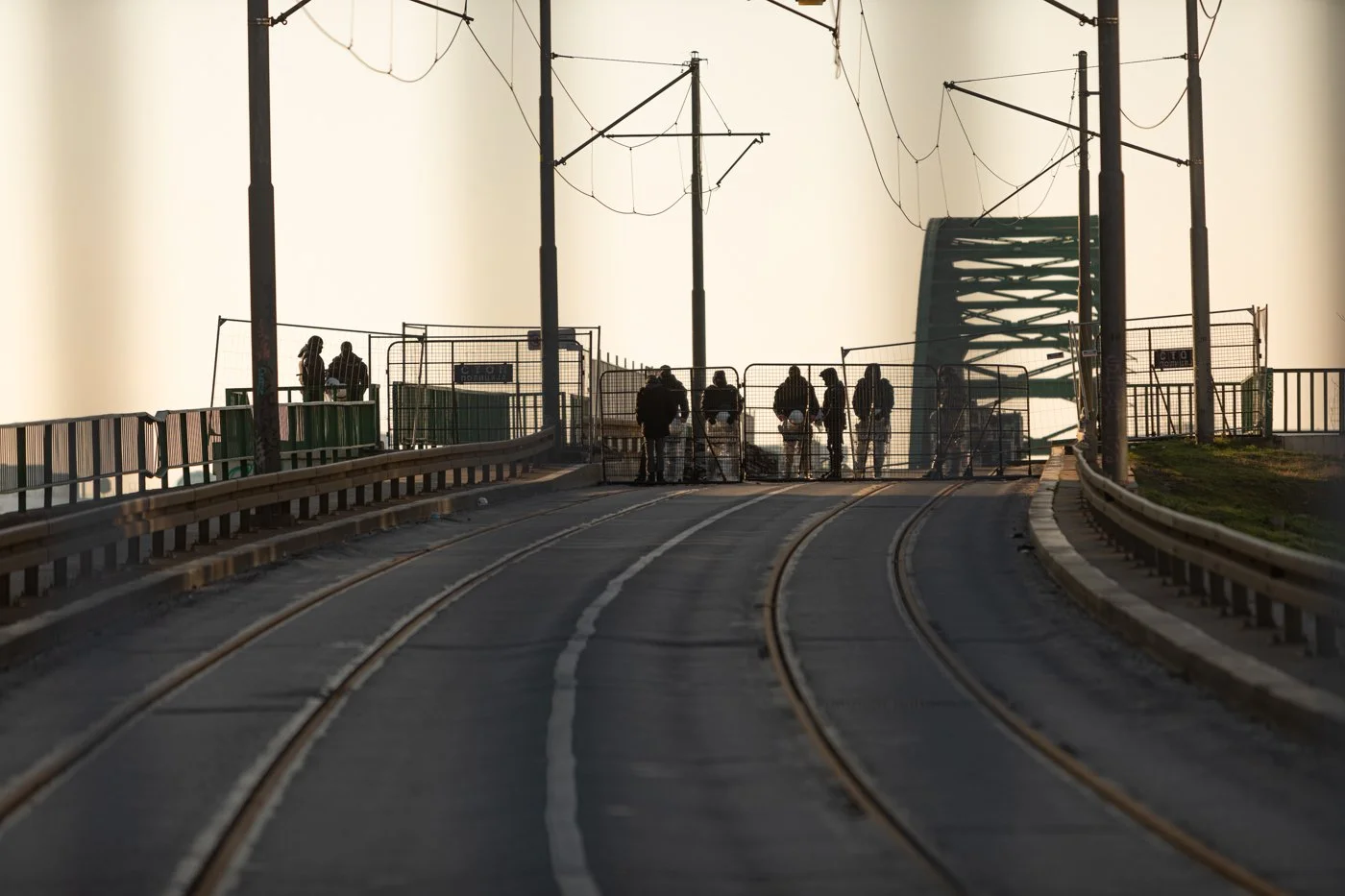 100 dana odbrane mosta - Vampiri