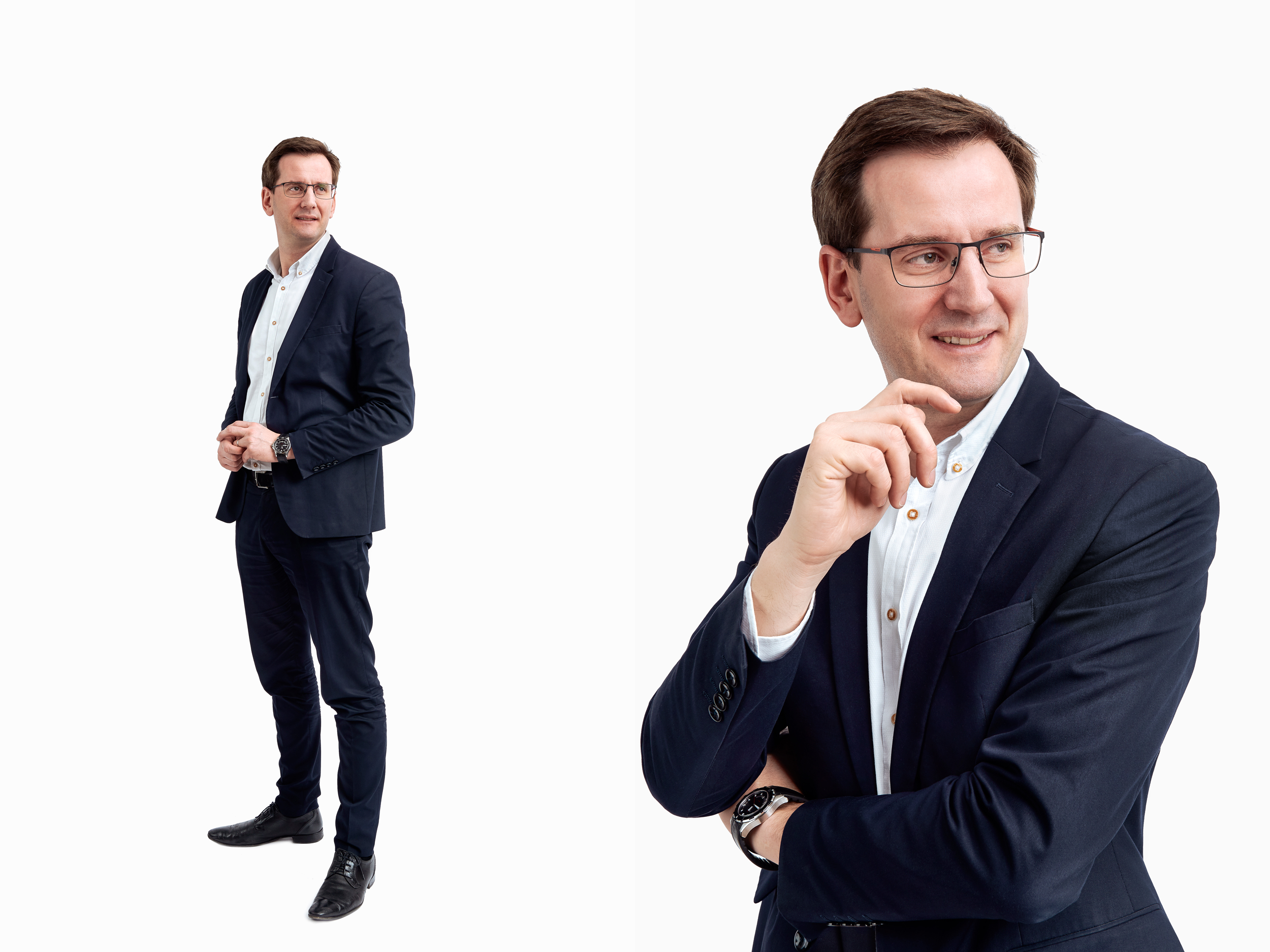 Photographe portrait, directeur immobilier sur fond blanc.