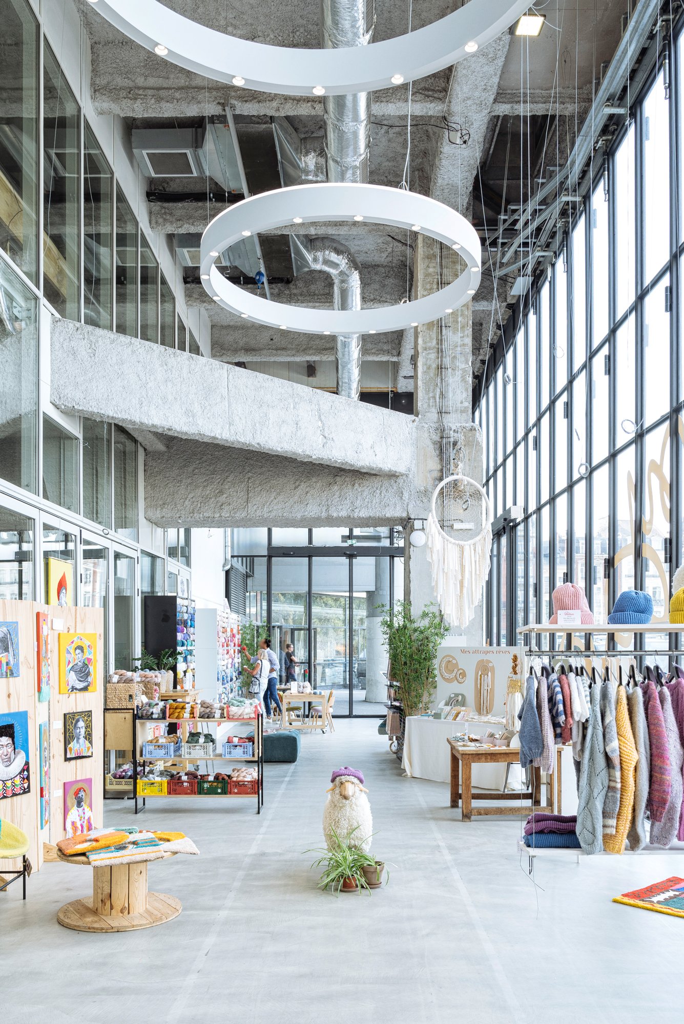 Photographie d'architecture, à Lille, espace magasin éphémère de Garage dans le Nord, Hauts de France.