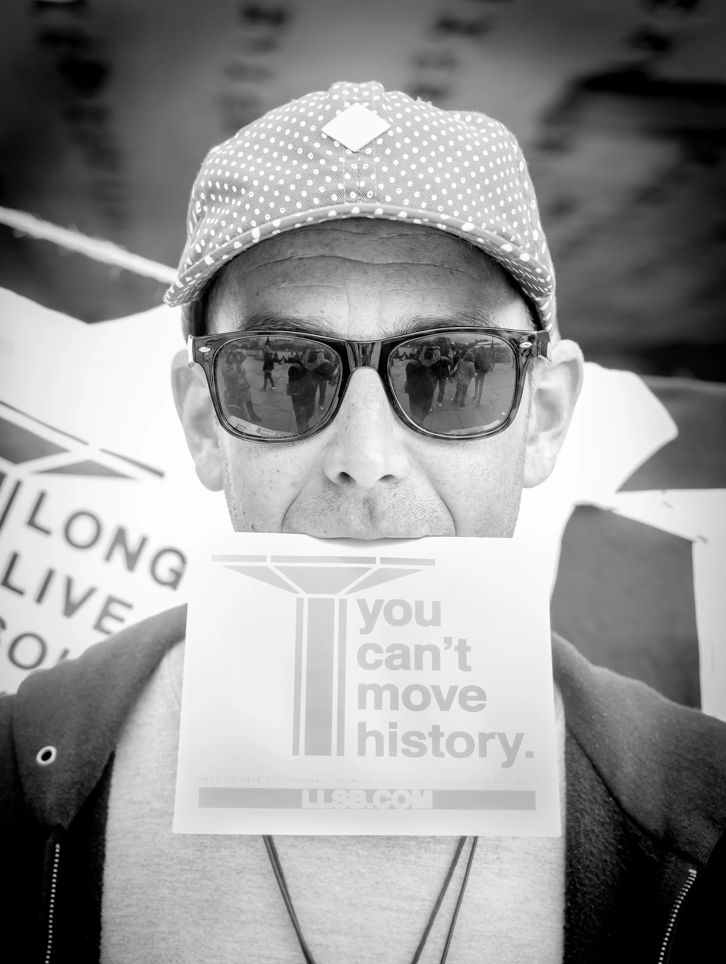 "Long Live South Bank"Olympus OM-D E-M5 + Olympus M.Pro 12-40 f/2.8&nbsp;@ 34mm (68mm)ISO:&nbsp;800Aperture:&nbsp;f/2.8Shutter Speed:&nbsp;1/320