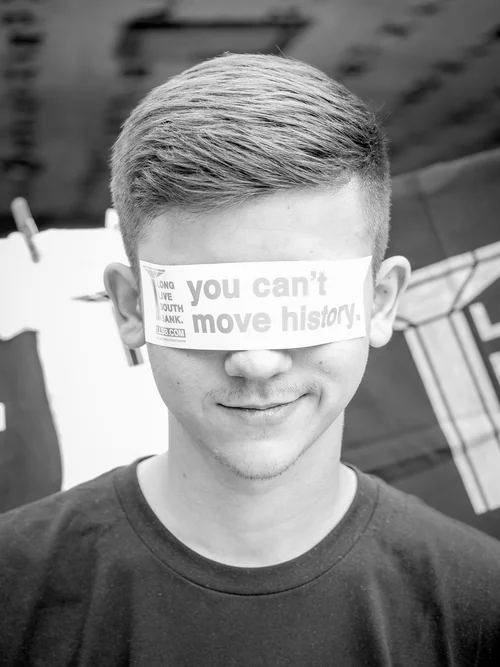 "Long Live South Bank"Olympus OM-D E-M5 + Olympus M.Pro 12-40 f/2.8&nbsp;@ 34mm (68mm)ISO:&nbsp;800Aperture:&nbsp;f/2.8Shutter Speed:&nbsp;1/320