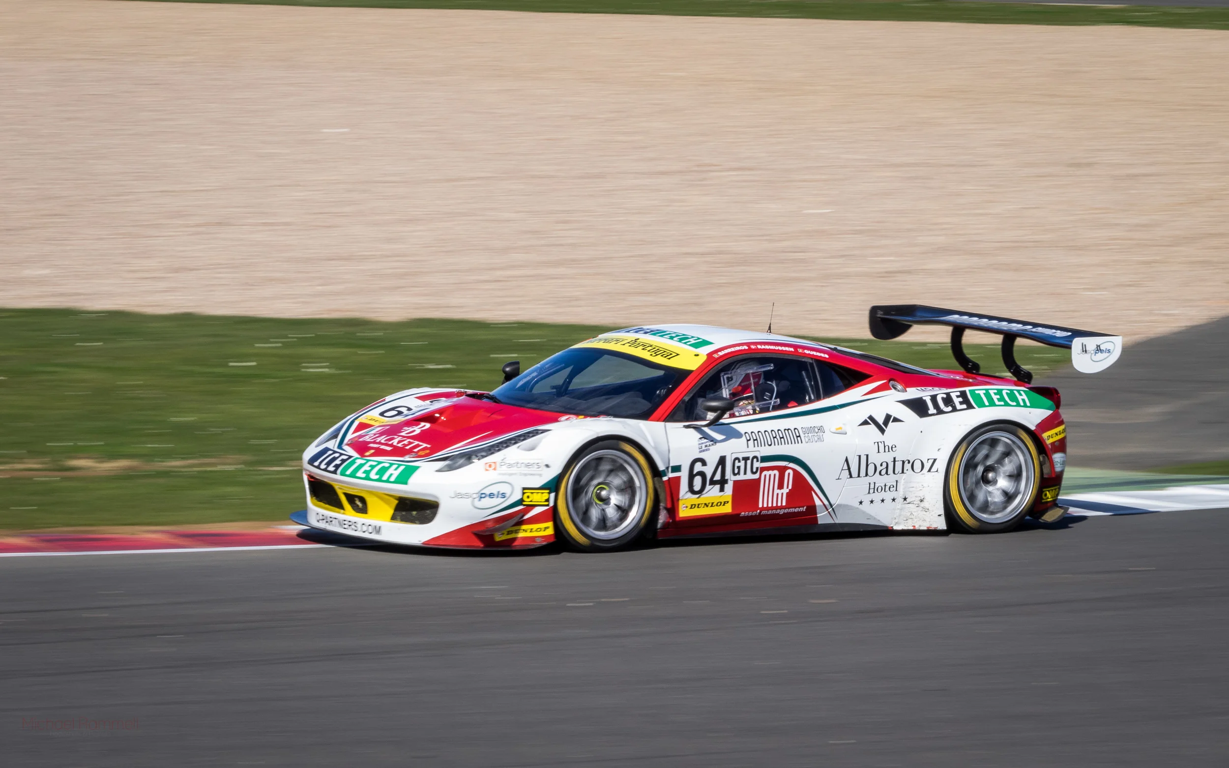 A day at the race track with the Olympus OM-D E-M1