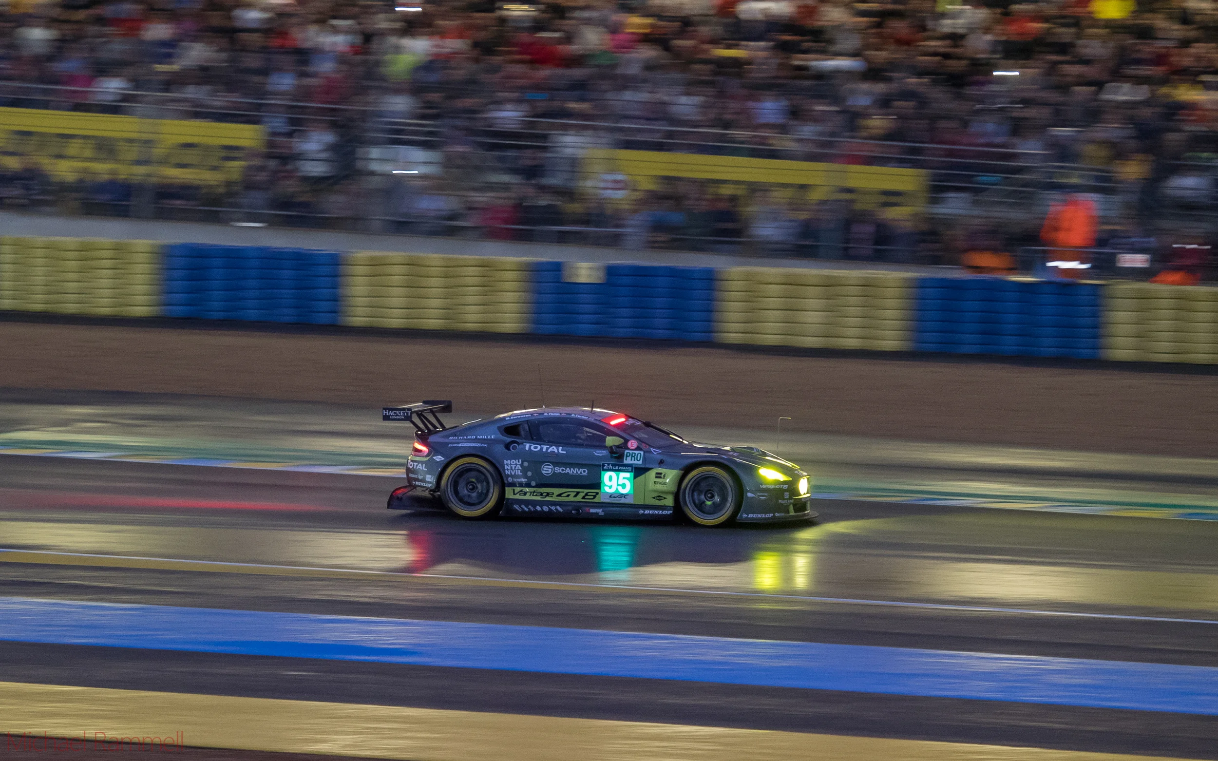 Camera &amp; Lens:&nbsp;Olympus OM-D E-M1 &amp; M.ZUIKO 40-150mm f/2.8 PROSettings:&nbsp;ISO:&nbsp;1600&nbsp;|&nbsp;Shutter: 1/80th | Aperture: f/2.8