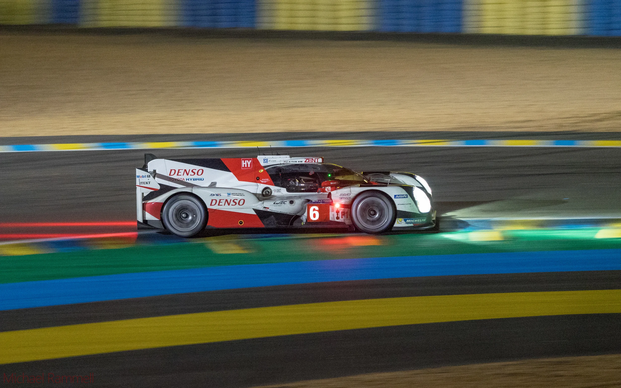 Camera &amp; Lens:&nbsp;Olympus OM-D E-M1 &amp; M.ZUIKO 40-150mm f/2.8 PROSettings:&nbsp;ISO:&nbsp;1600&nbsp;|&nbsp;Shutter: 1/60th | Aperture: f/2.8