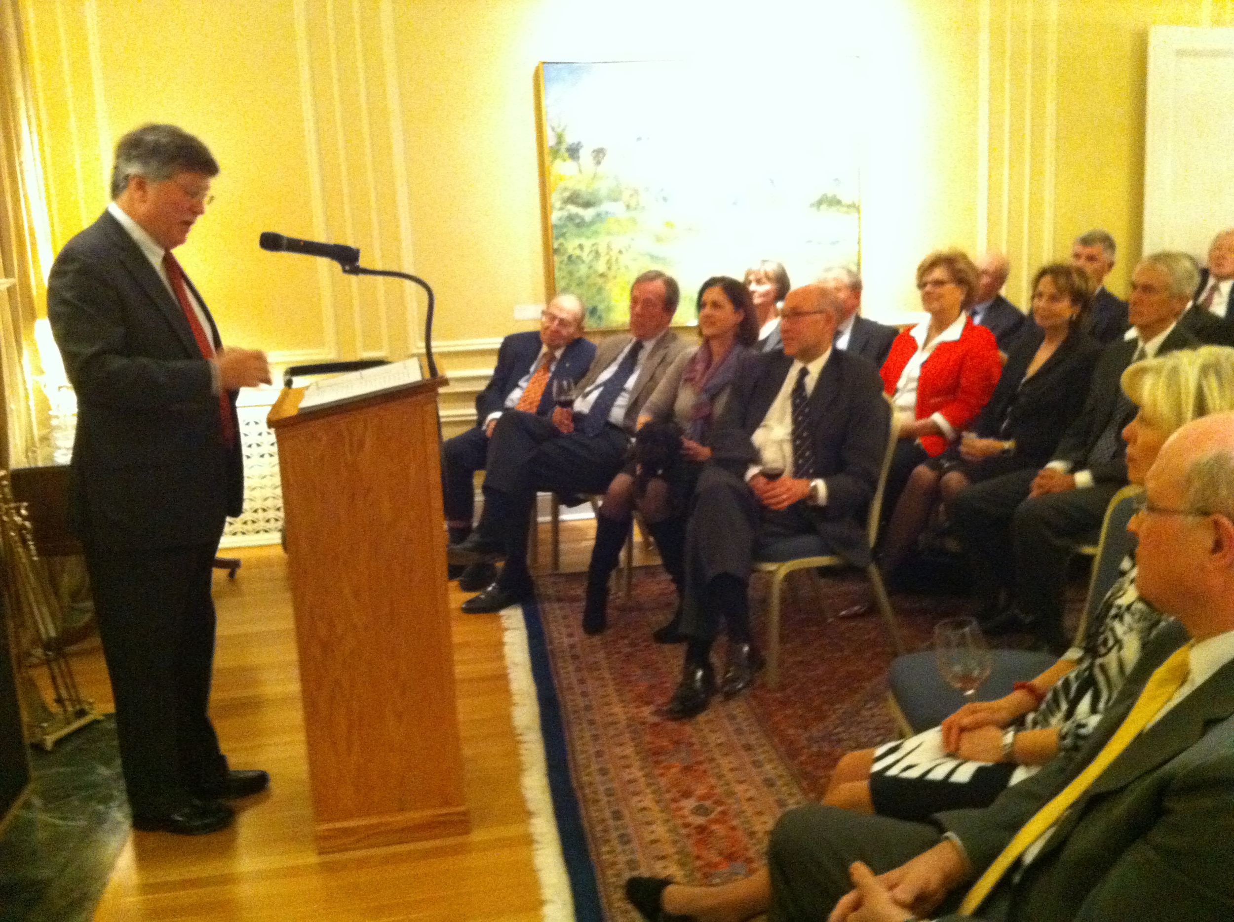 Prof. David Kennedy, the Rt. Hon. Herb Gray, Mrs. Julie Jacobson, Ambassador David Jacobson et al.