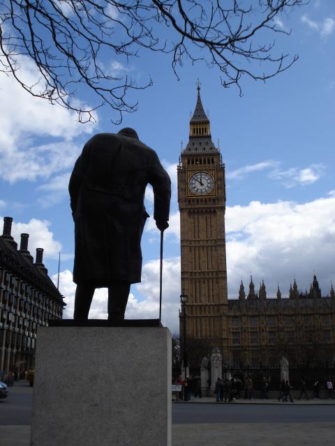 Churchill statue Parliament Square.jpg