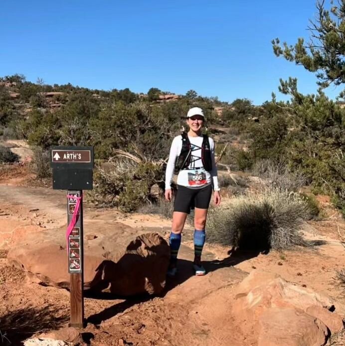 Another amazing day @donna_heine Day 2 of Moab Run the Rocks. The biggest day is done and dusted, one more day to go! You've got this!

#goteambee3 #racingishard #trailrunning #adventurewithfriends #makeithappen