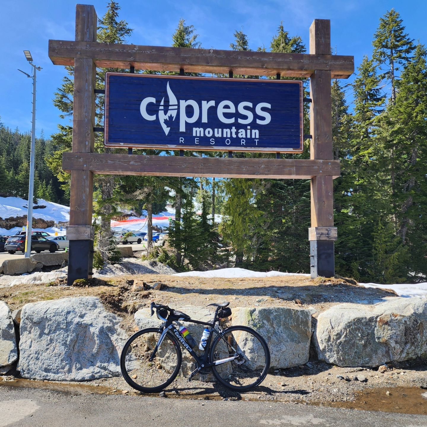 Sunshine, mountains, and 2 wheels = happiness 😎

#triplecrown #getonyourbike #cyclinglife #triathlontraining