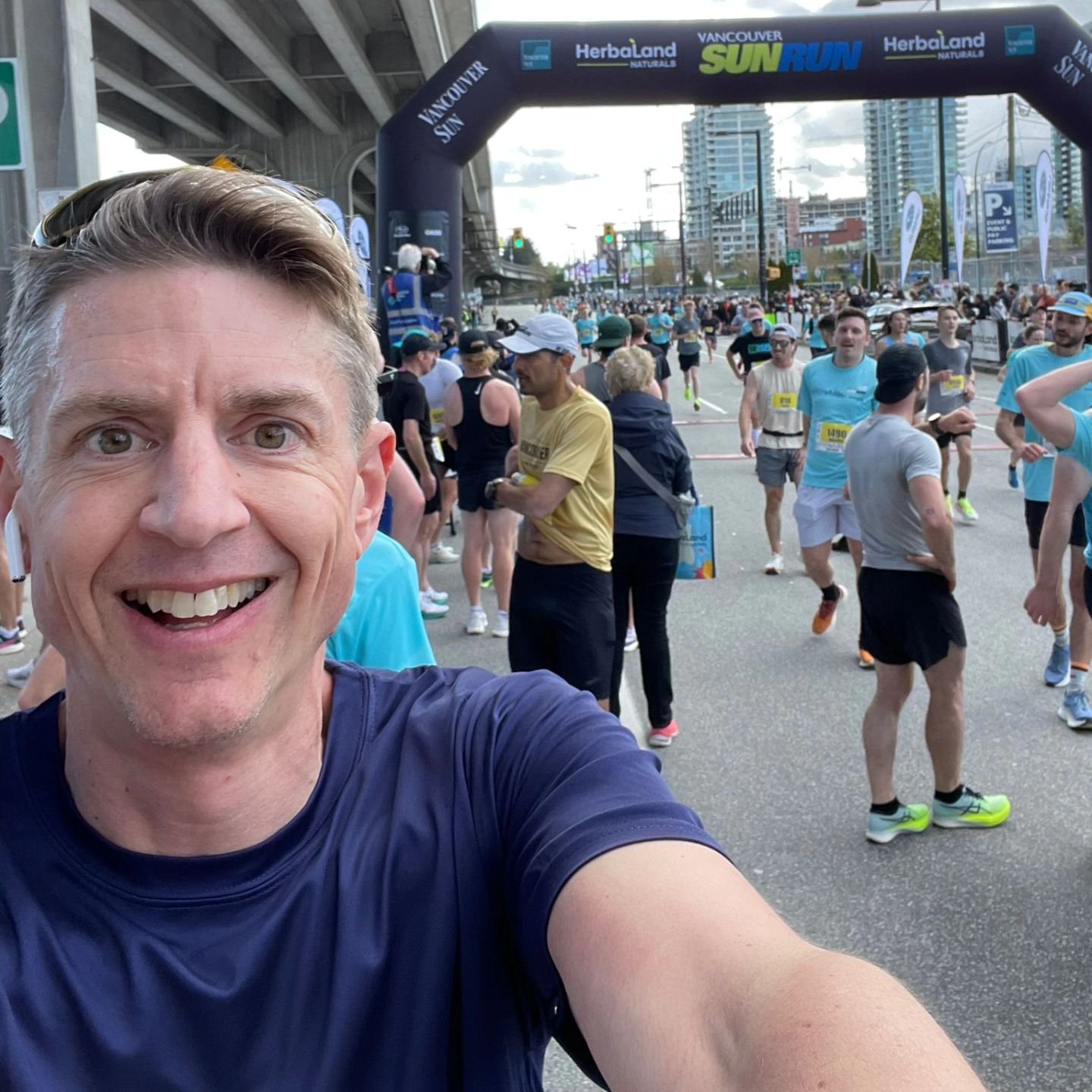 Way to exceed expectations @patrickmgill You totally crushes the sunrun today 🔥👏🏃&zwj;♂️

#goteambee3 #sunrun #running #triathlontraining #endurancesports #getoutthere #makeithappen #racingishard