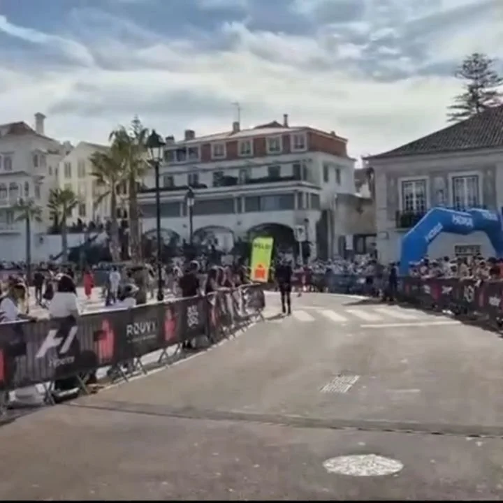 A great start to the weekend for the Bee 3 team. Ryan was representing at the Portugal 70.3 and @jenn_t_44 crushed the day at the Ottawa Spartan race.
Way to go team! You always make me proud 👏 🔥
#goteambee3 #racingishard #halfironman #triathlon