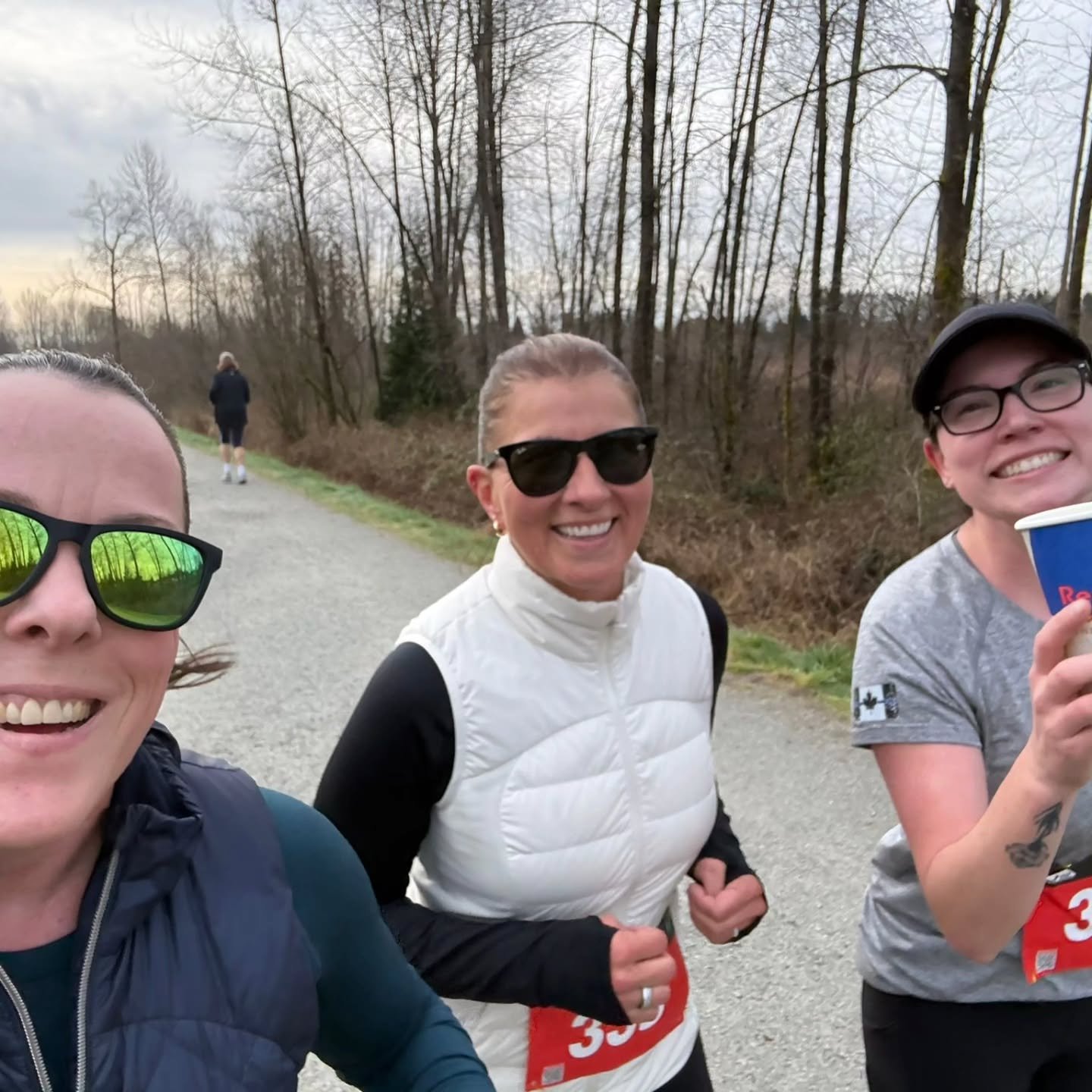 A solid race day for the Bee 3 Team. First 5km of the season for @jennifer_christina_bella and a podium finish at Oceanside 70.3 for @diannemichelek 

Way to go! 🔥👏

#racingishard #running #triathlon #goteambee3 #makeithappen