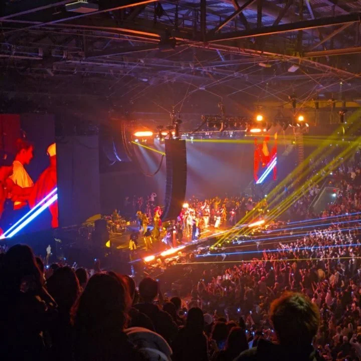 Fun way to cap off a long weekend #jacksonwang 
My weekend was filled with friends, bikes, running, sunshine and music. So happy for spring 😎