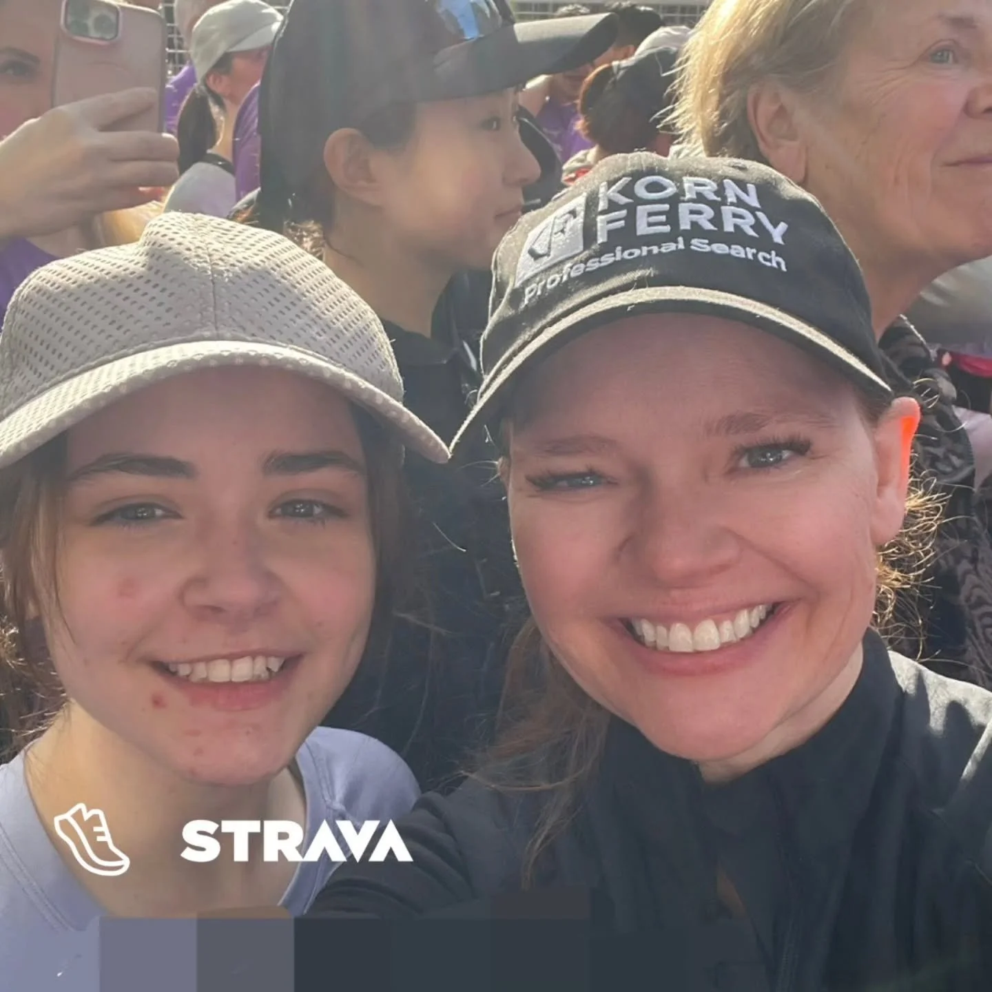 A huge shout out for @ann_wiki_01 and her 16min PB at the Sun Run today. You're on fire 🔥 👏 All your hard work is paying off. I'm so proud of you! 

#racingishard #goteambee3 #running #sunrun