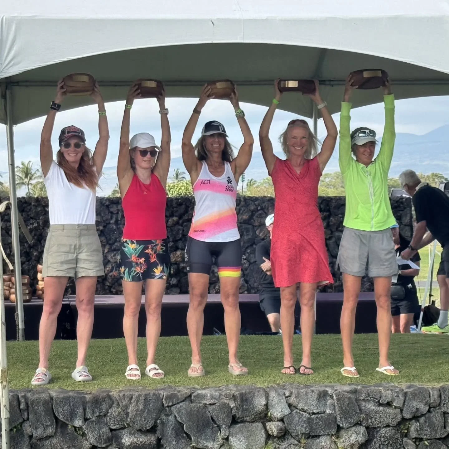 A huge congratulations to @diannemichelek for her AG podium finish at Hawaii 70.3. We are so lucky to play triathlon in these beautiful places. 

#goteambee3 #racingishard #triathlon #endurancesports #makeithappen