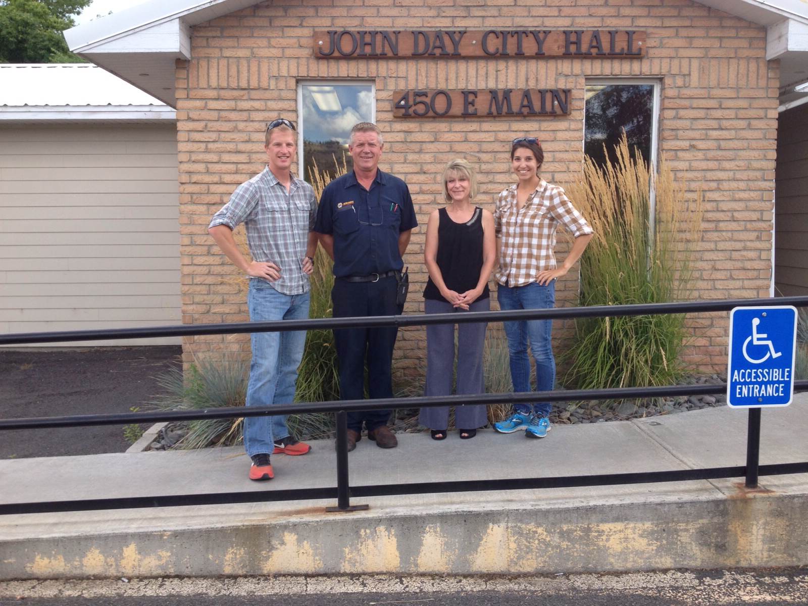 We had a wonderful meeting with John Day's Mayor and City Manager at City Hall. 