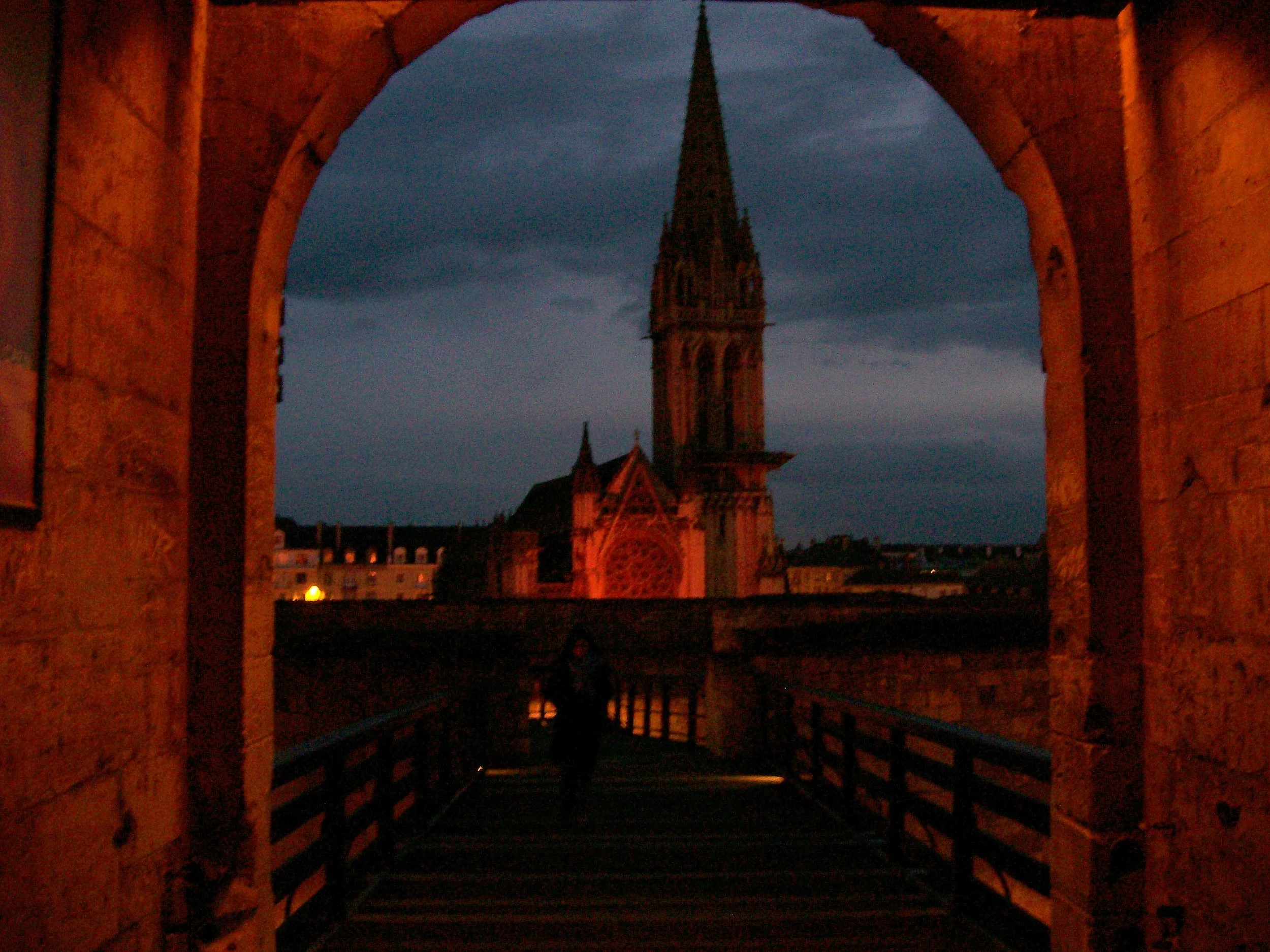 L'Eglise Through the Gate 1.jpg