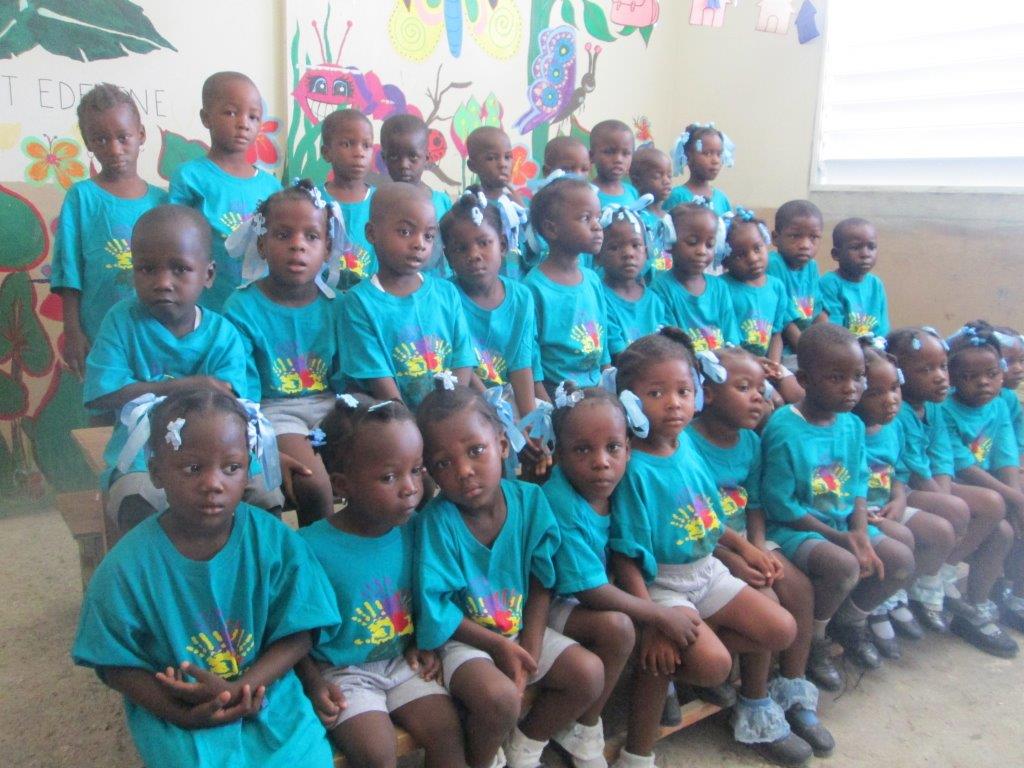 Here is a photo of one of our first grade classes!