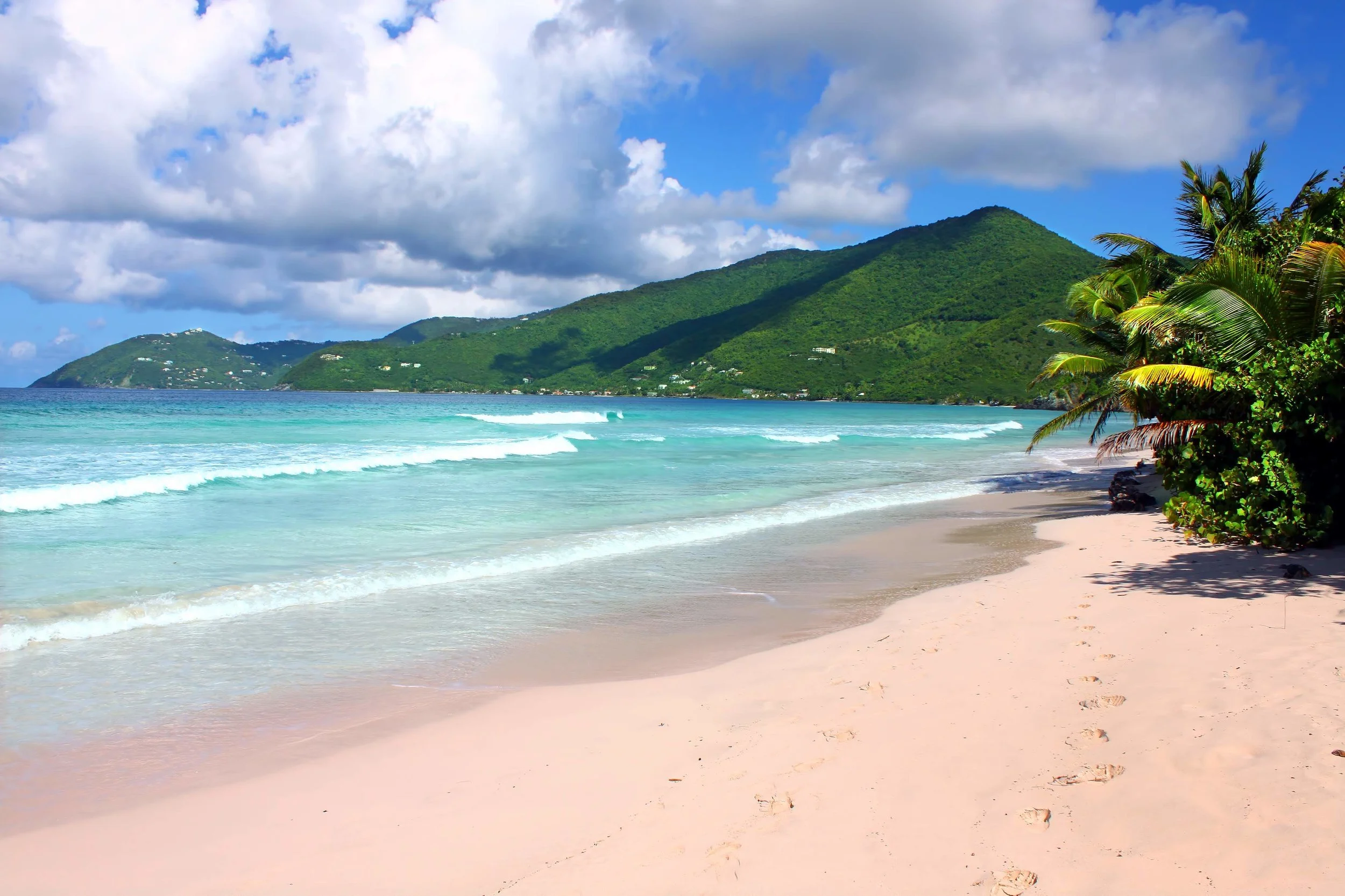 iStock-451296777 smugglers cove bvi.jpg