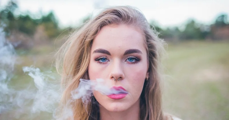 Teen-smoking-dental-health-problems.jpg