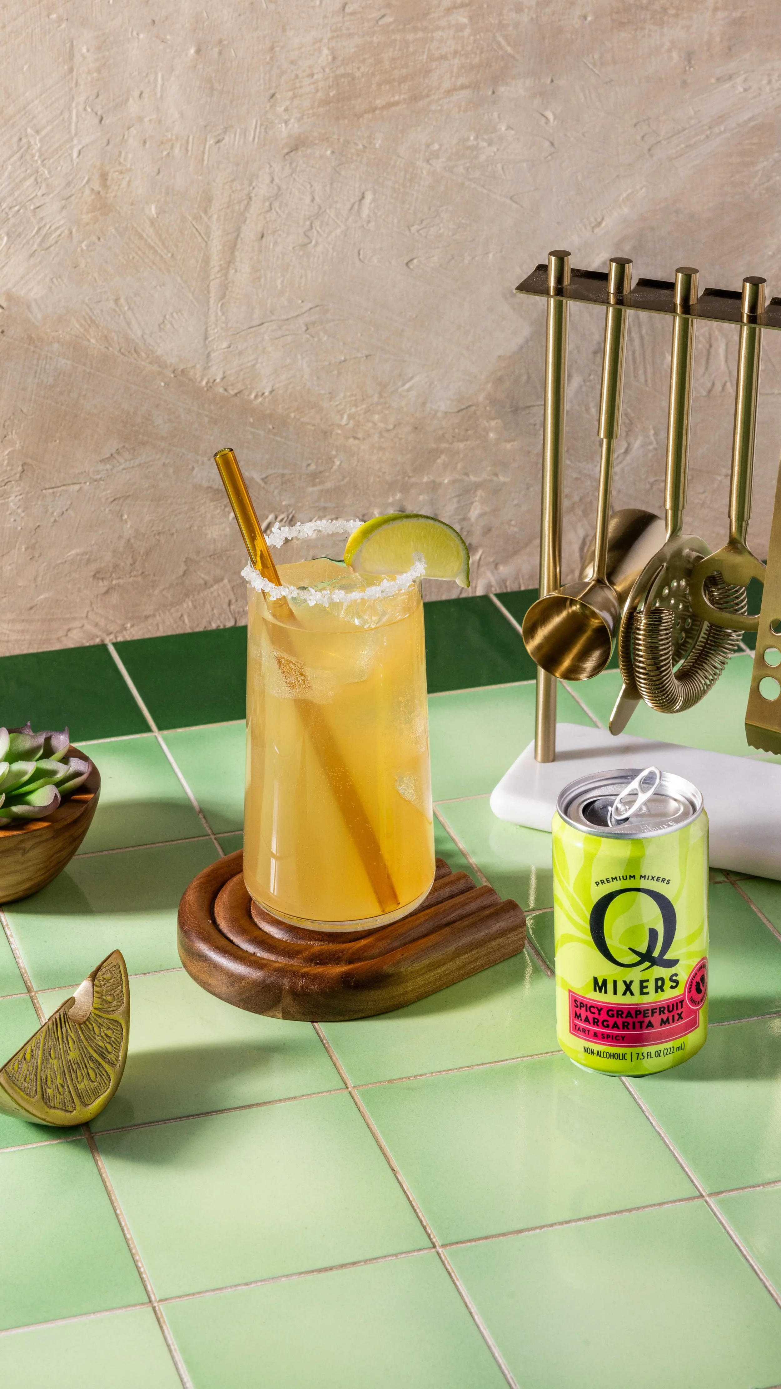Q Mixers_SpicyGrapefruitMargarita_SMOKEY GRAPEFRUIT MARGARITA_can_9x16.jpeg