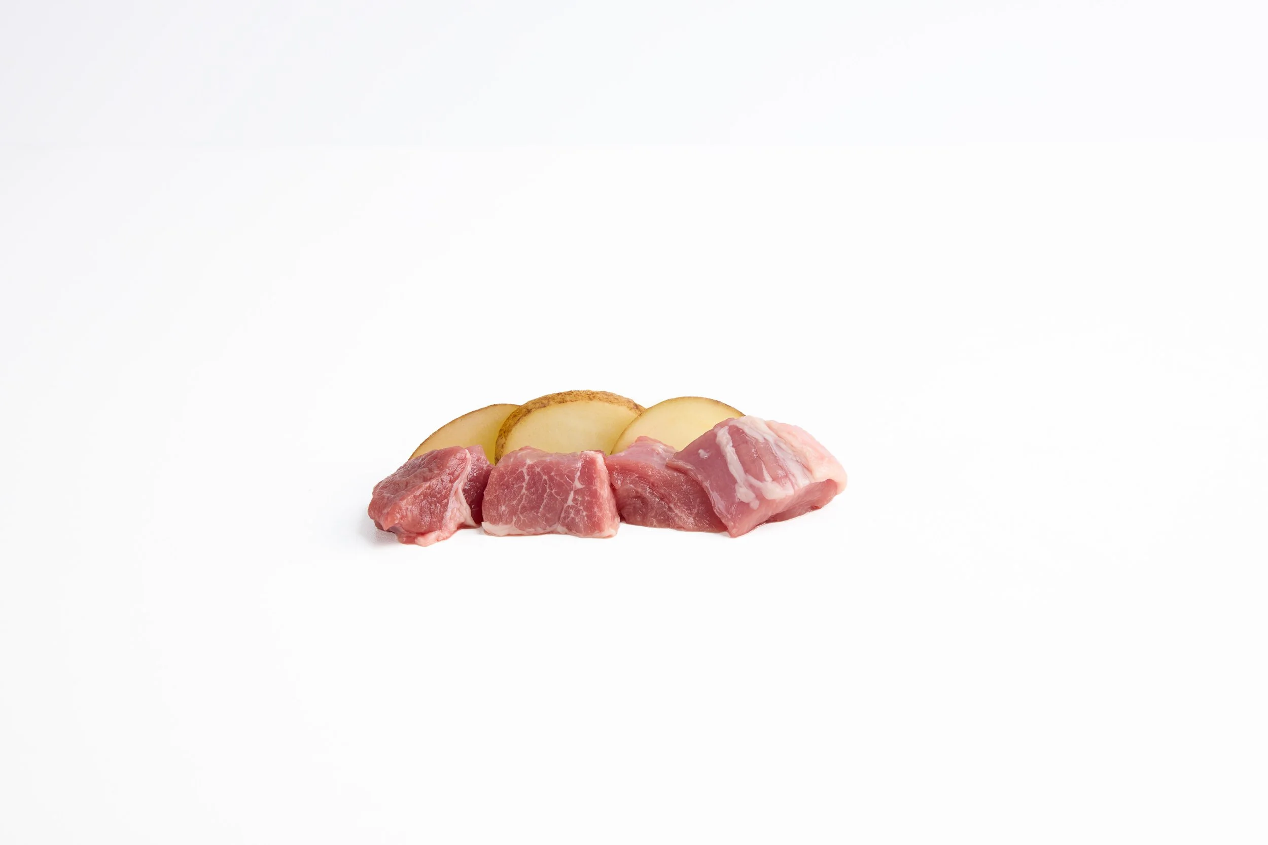 23.12.18 Studio_WetDog_10251331_Nutro_LID_Lamb&Potato_RawIngredients_IMG0055.jpg