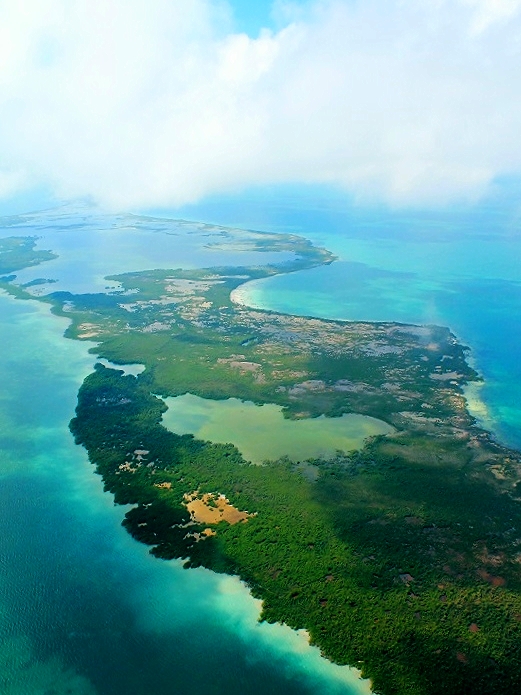 Your Dive Vacation in Belize - SabreWing Travel - Barrier Reef