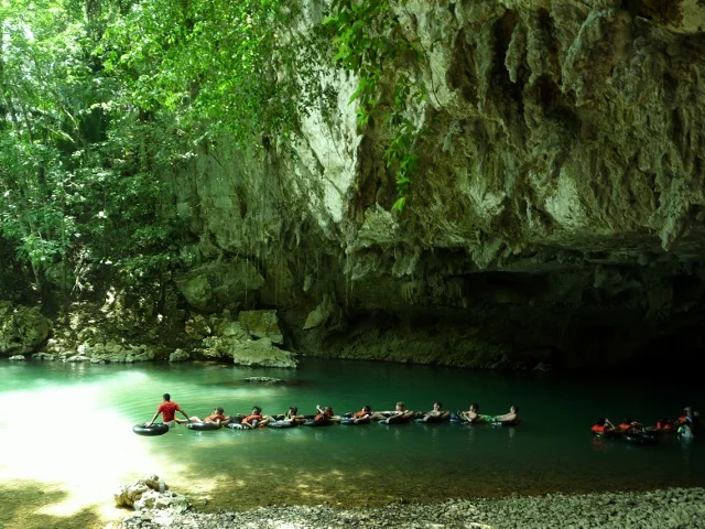 When is Peak Tourism Season in Belize and what does that mean?