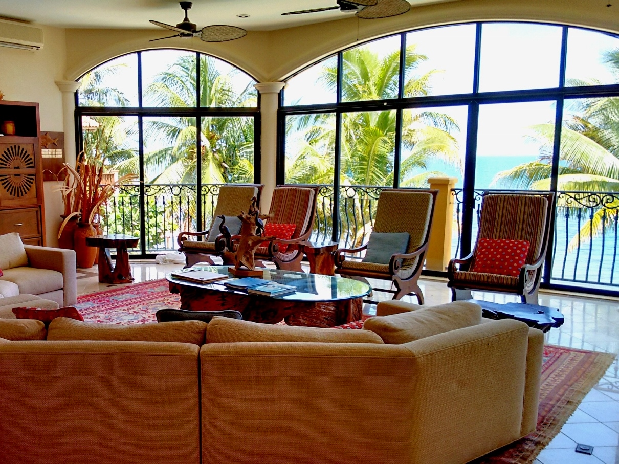 The Luxurious Villa Verano, Hopkins Beach, Belize