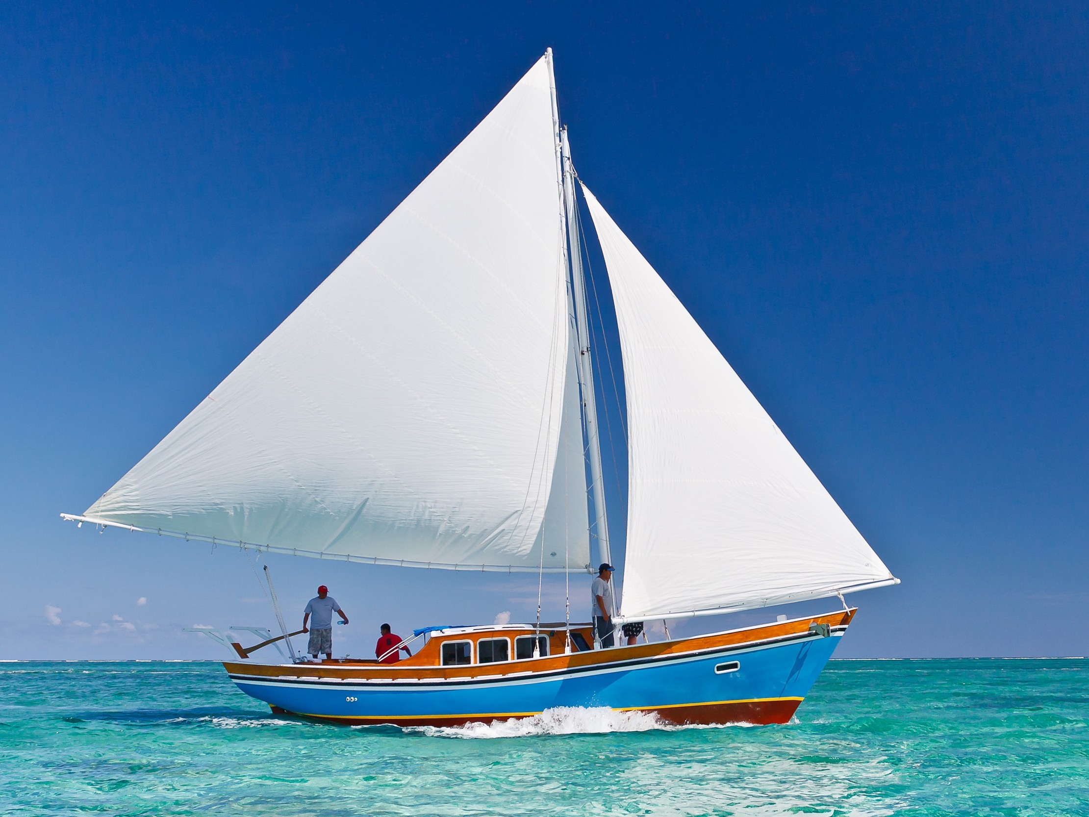 La Sirena Azul offers a range of sailing tours from San Pedro Town