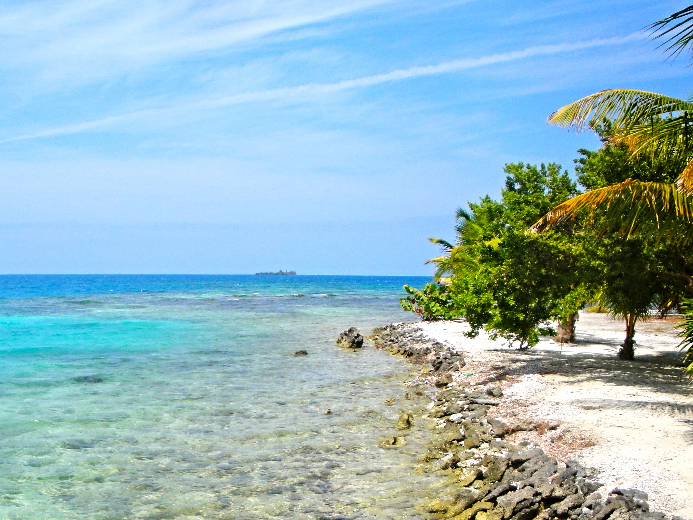 Stop at a remote Caye for a picnic while out on a snorkel or fishing trip