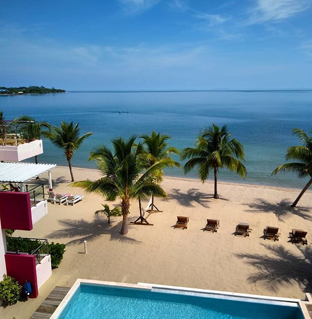 #October #beach days don't get much better than this!
.
.
.
#placencia #belize #seakayak #theellysian #beachvilla #luxury #pool #palmtrees #beachfront #chill #beach #Sabrewingtravel #sunbathing #barefootluxury #swim #vacation #caribbean #travel #pamp