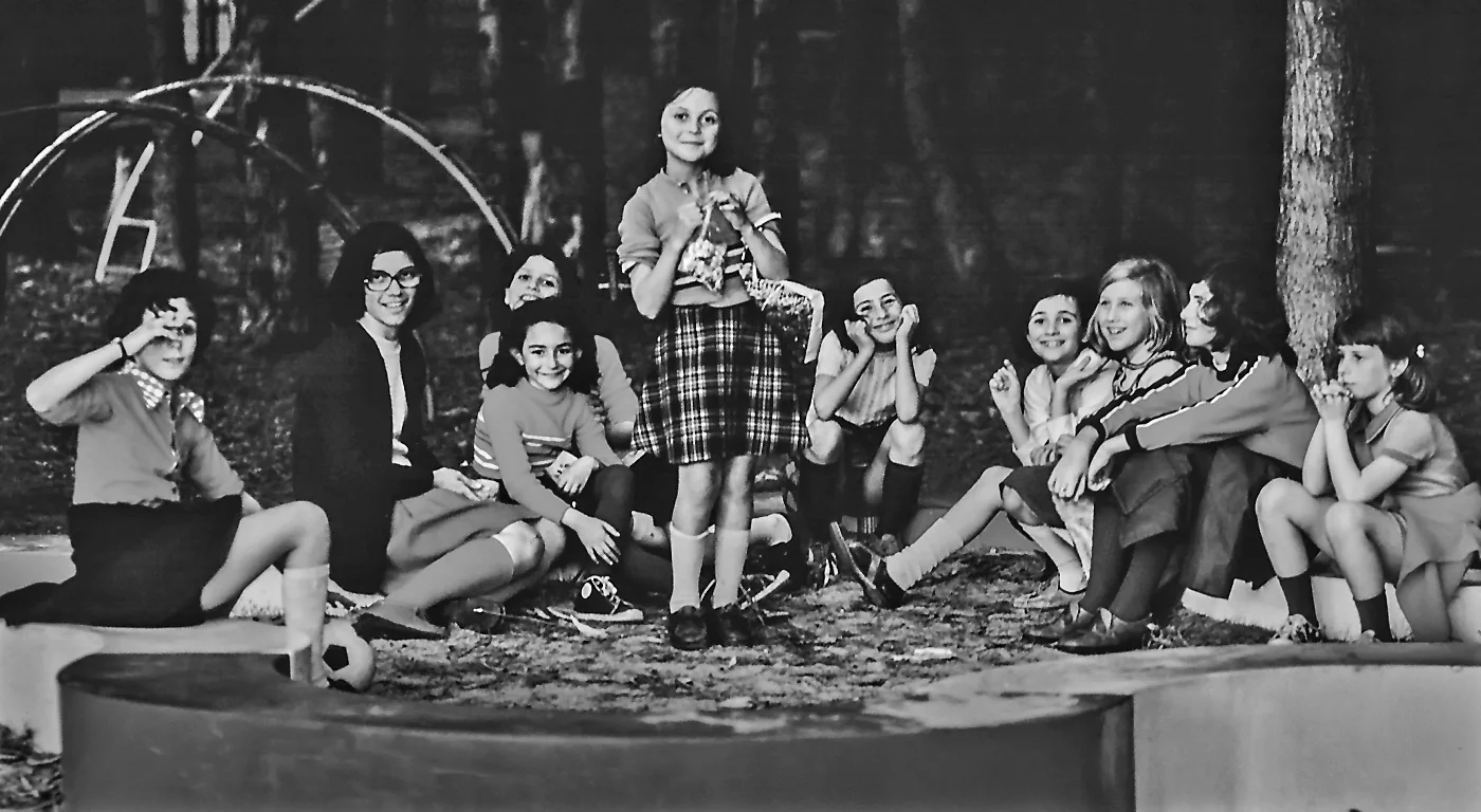 israelschoolgirls.jpg