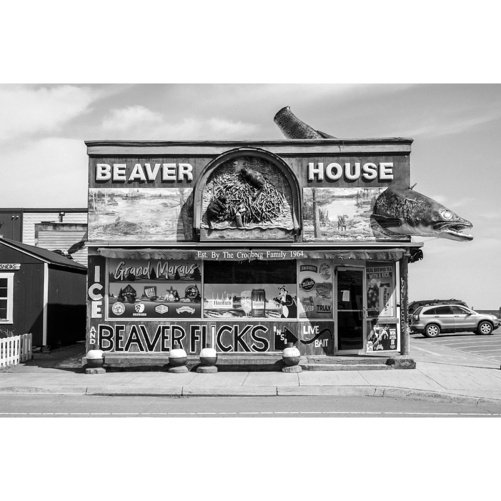 Grand Marais, Minnesota. 2025. #blackandwhitephotography #minnesota #northshore #roadsideamerica #beaverhouse