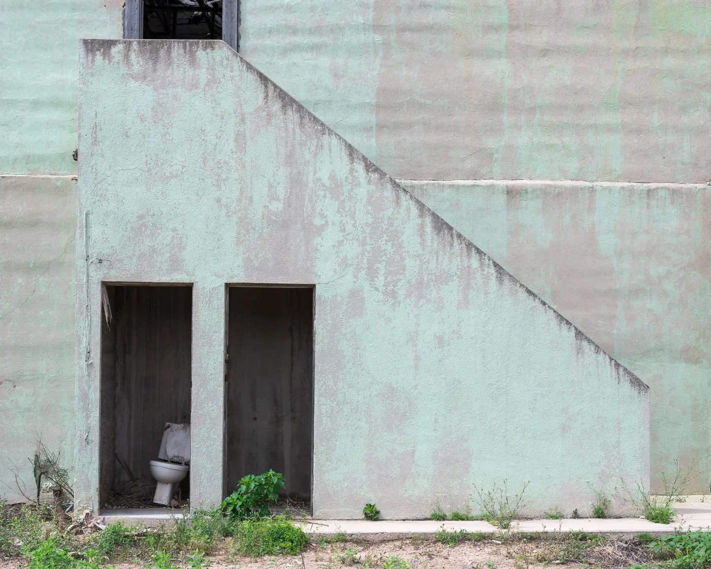 From West of Here. Sanderson, Texas. 2021. New series website at link in bio. #photography #greatplains #keepitsimple #noprivacy