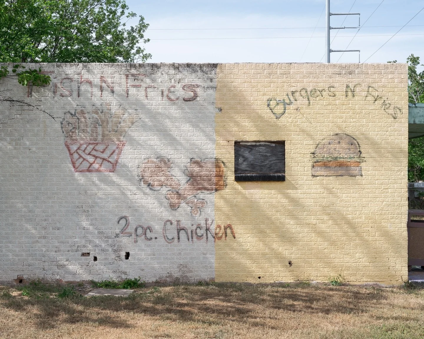From West of Here. Wichita Falls, Texas. 2023. Series website at link in bio. #photography #greatplains #ontheroad #burgersnfries