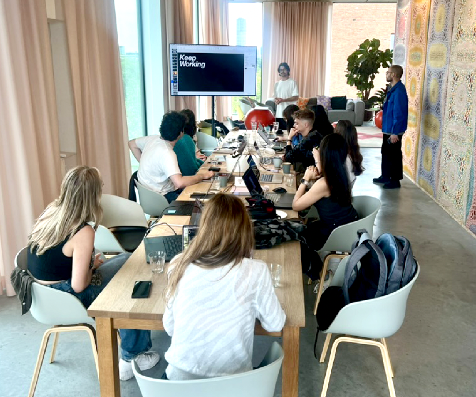 Motion Graphics Workshop with Thonik