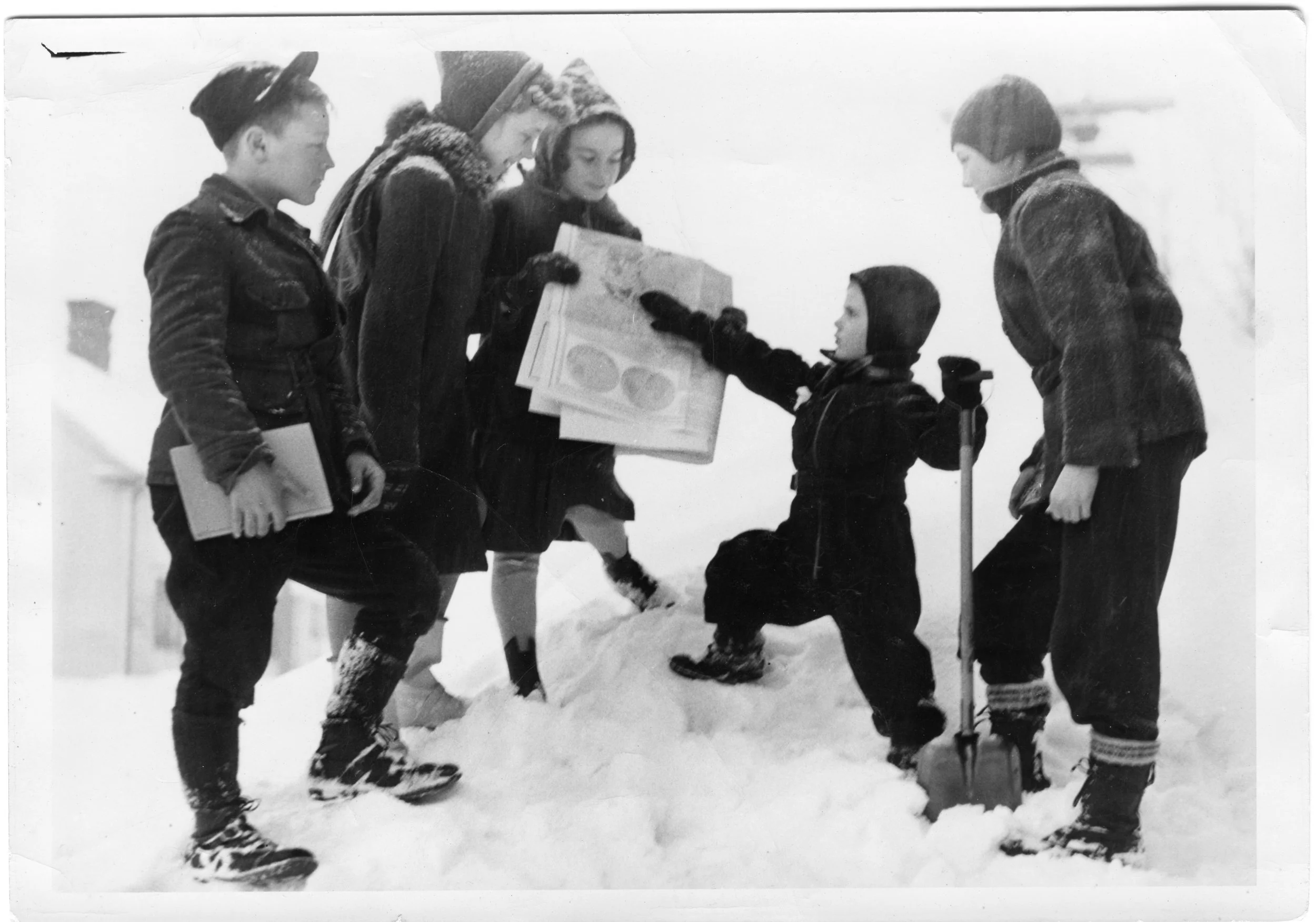 Showing The Philippines, 1944?