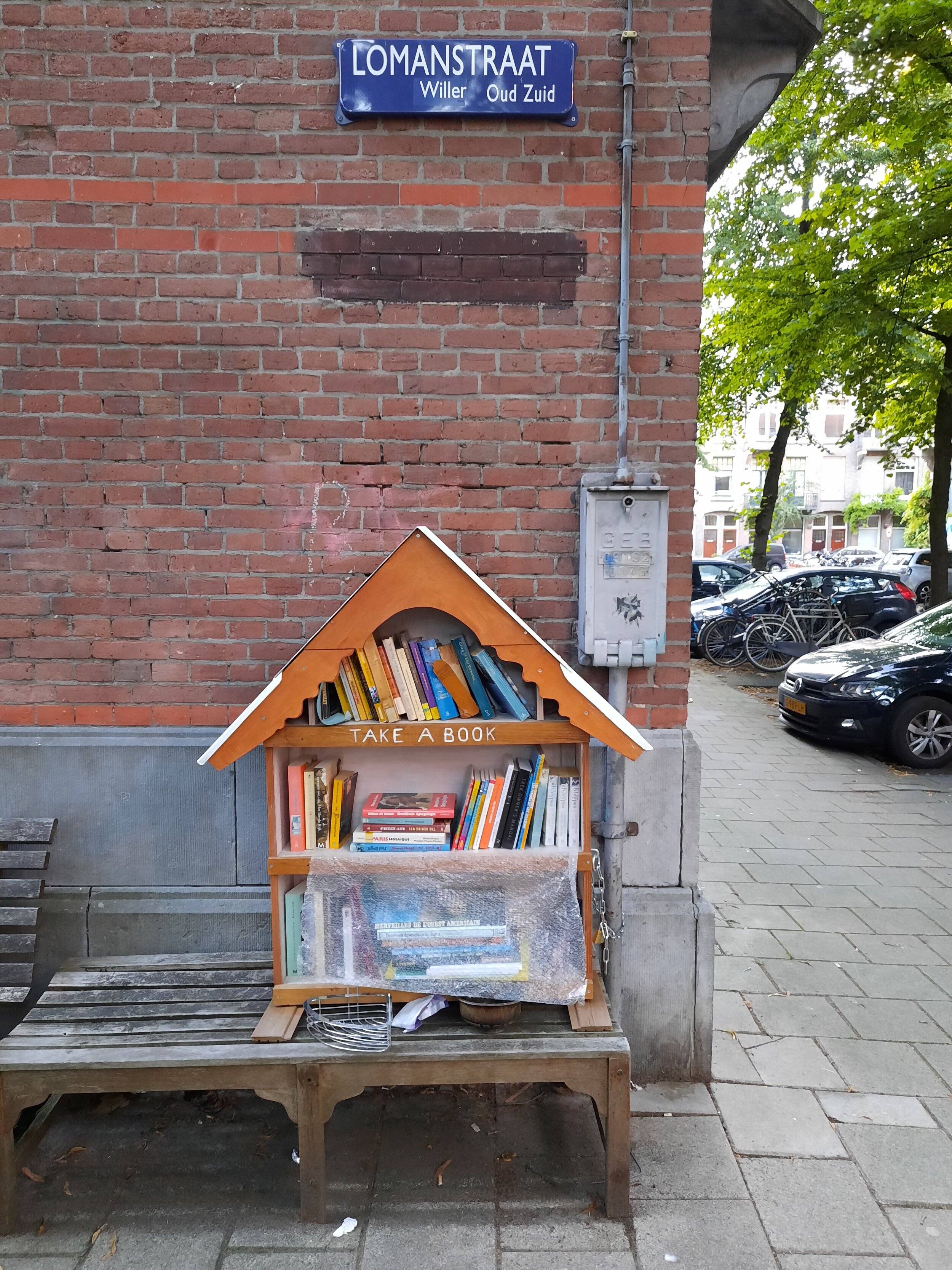 Lomanstraat hoek Okeghemstraat