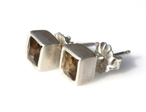 Square earrings with smoky quartz