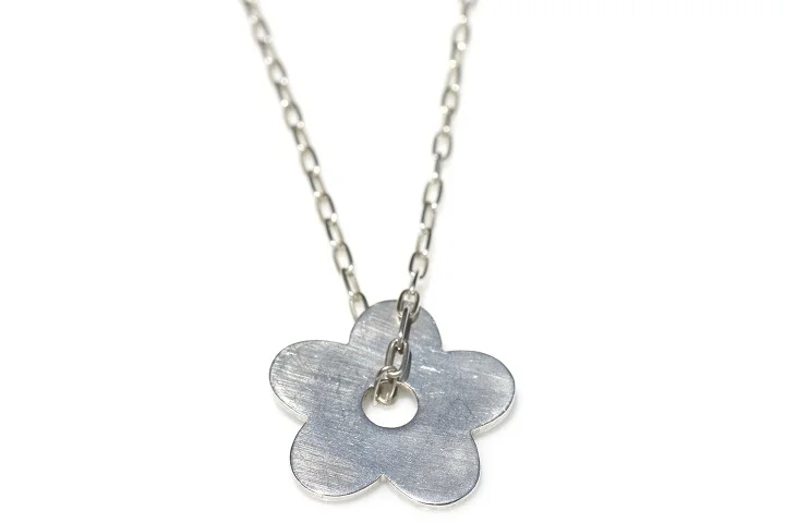 Flower pendant