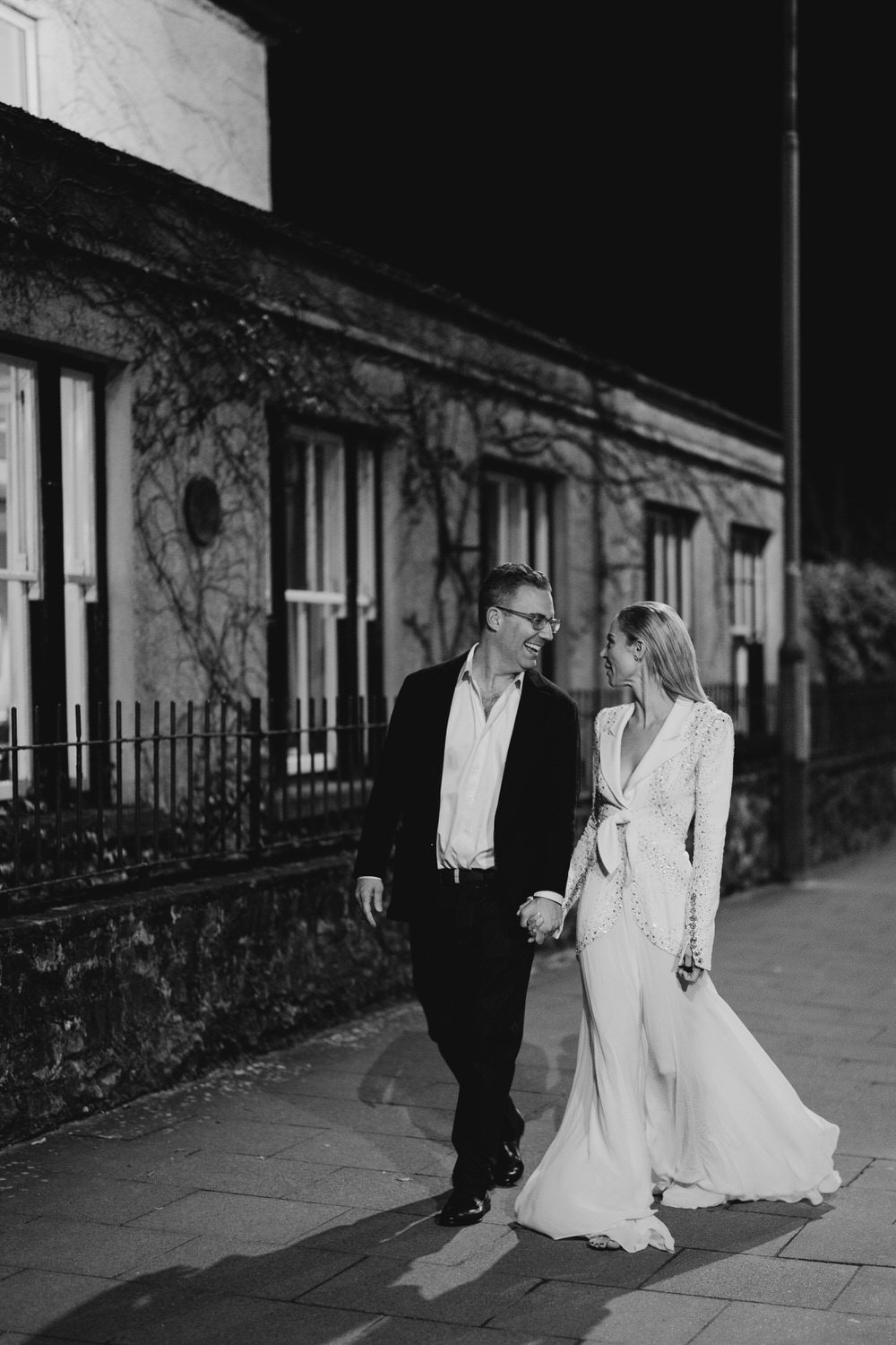 Sara&Alec_CliffsDunraven-00844.jpg