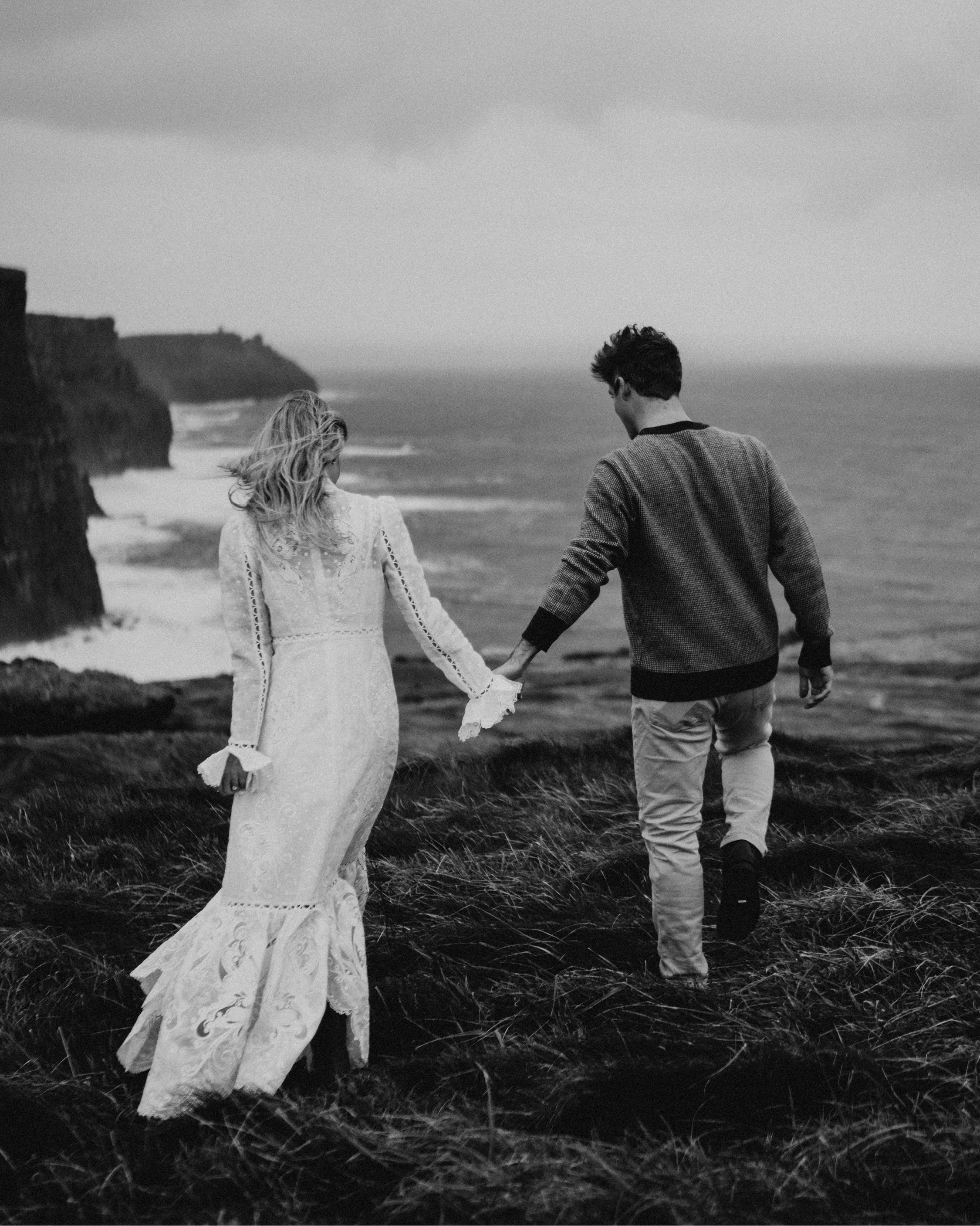 Intimate elopement at the Cliffs of Moher 