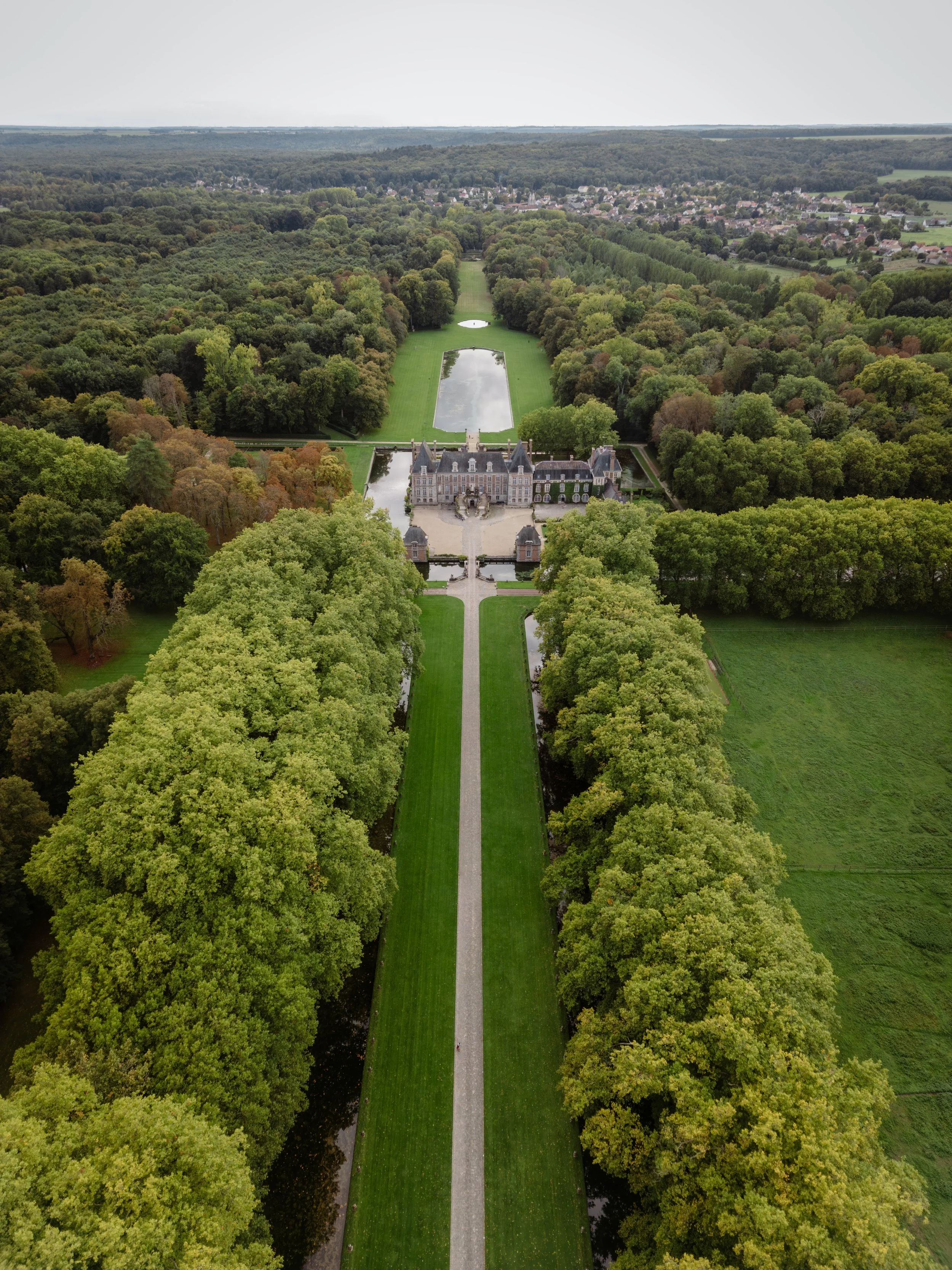 Privately owned chateaux in France for luxury party