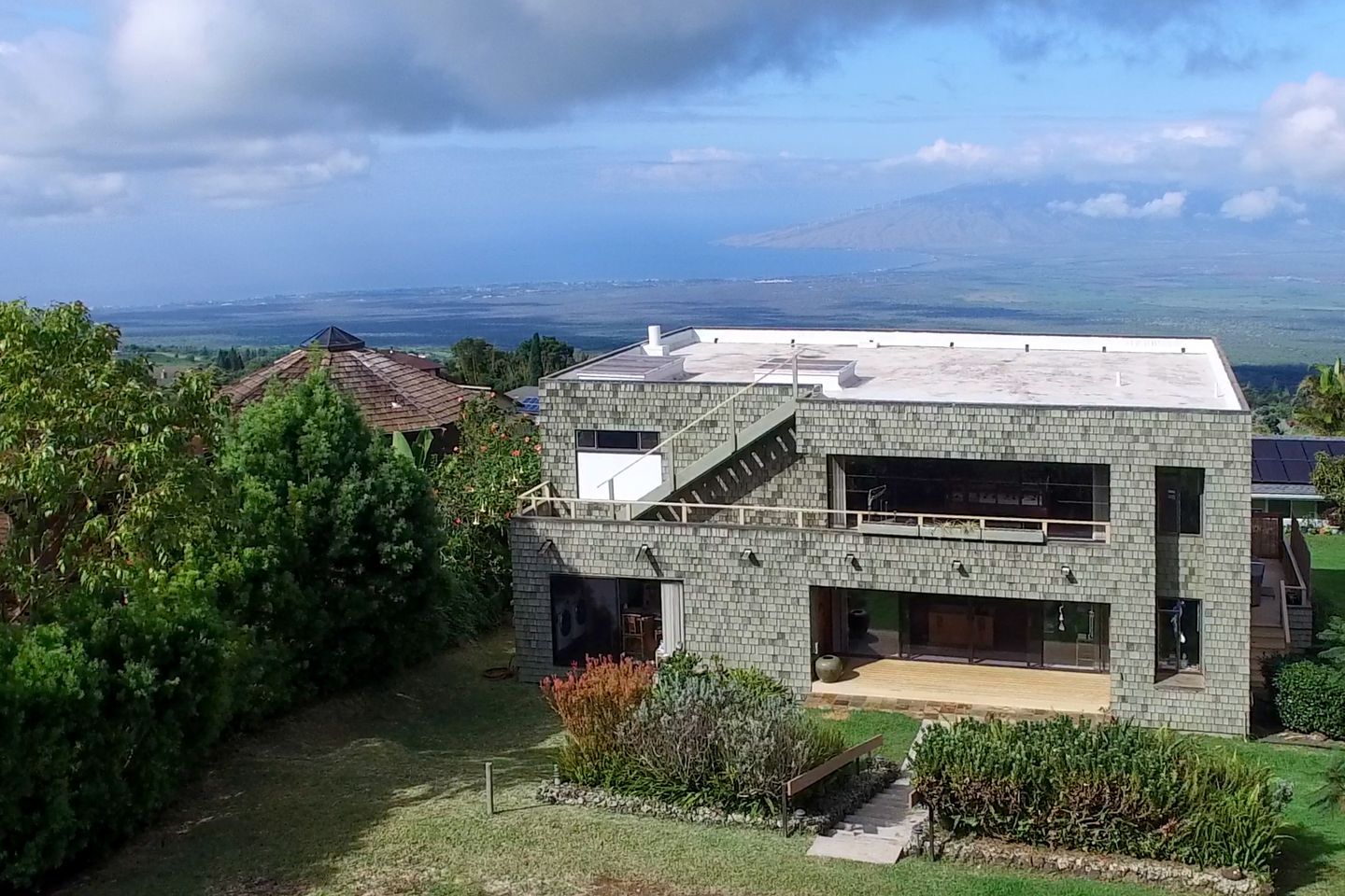 Main House And Roof with View.jpg