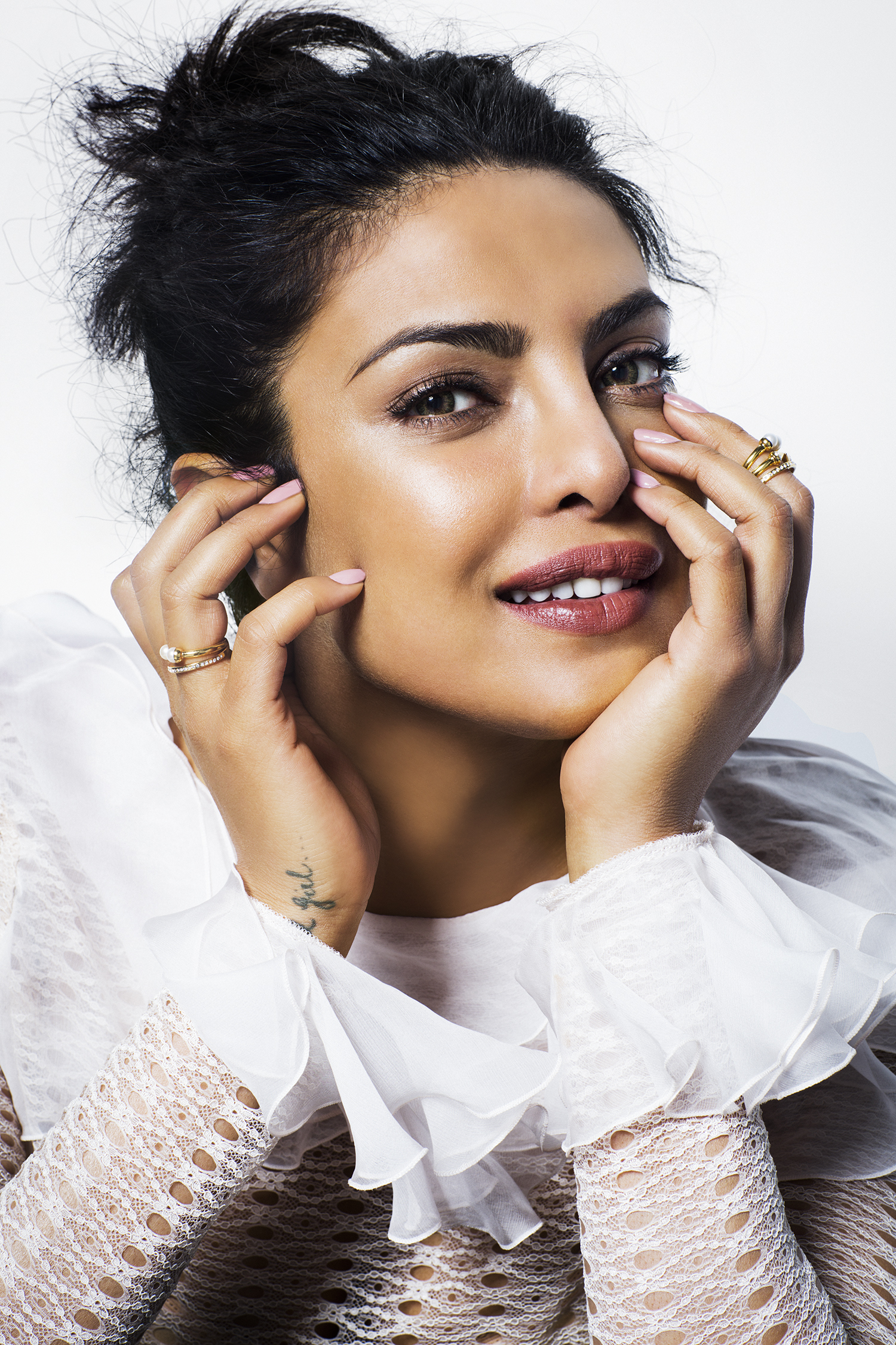 Alexa_PriyankaChopra_Shot6_040_R3_RGB-Recovered.jpg