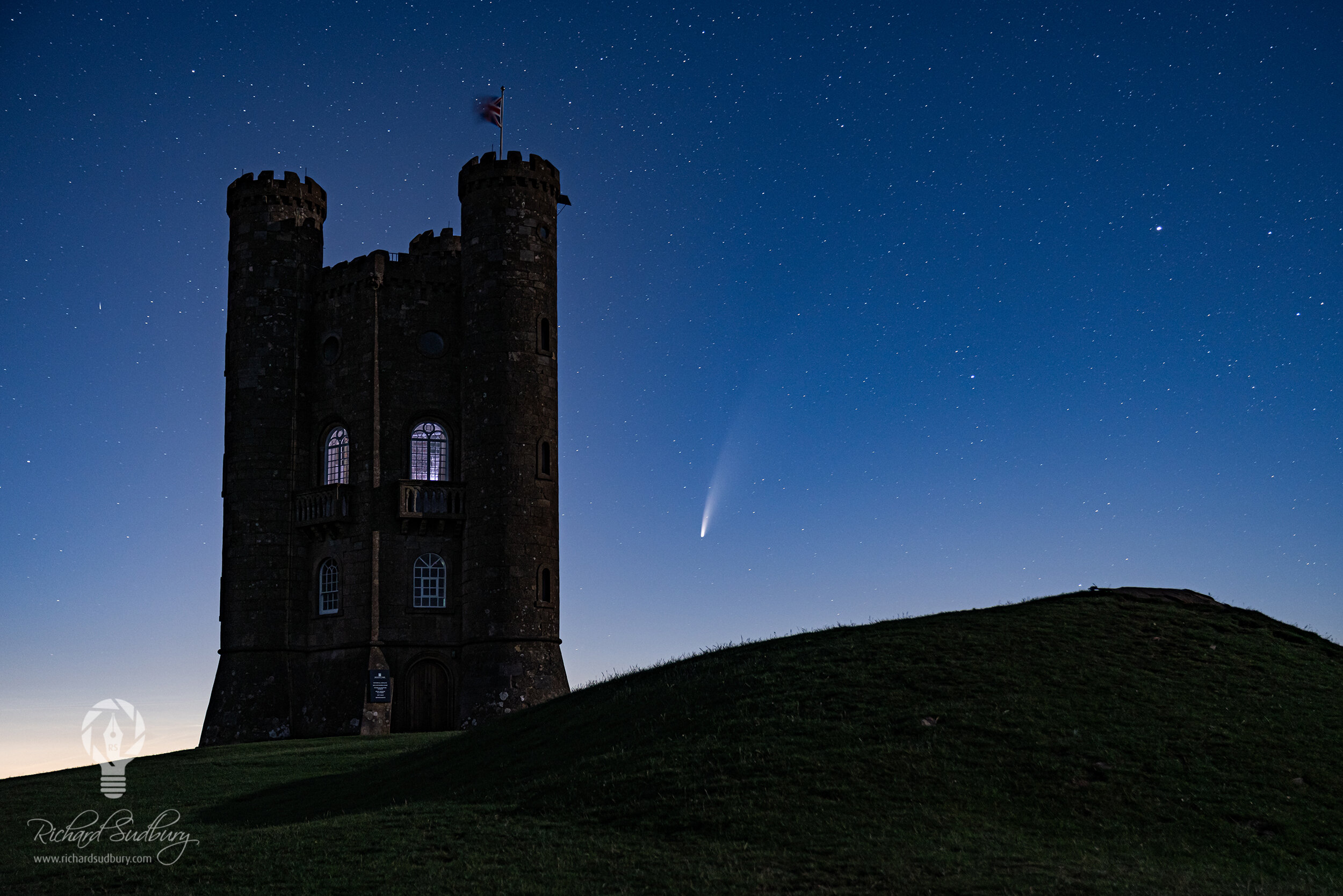 Comet Neowise at Broadway Tower