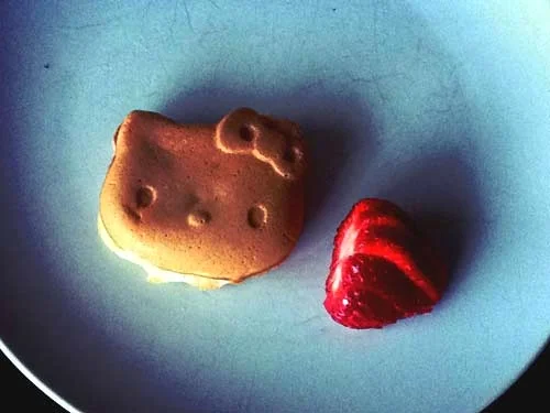 Hello-Kitty-Waffles2.jpg