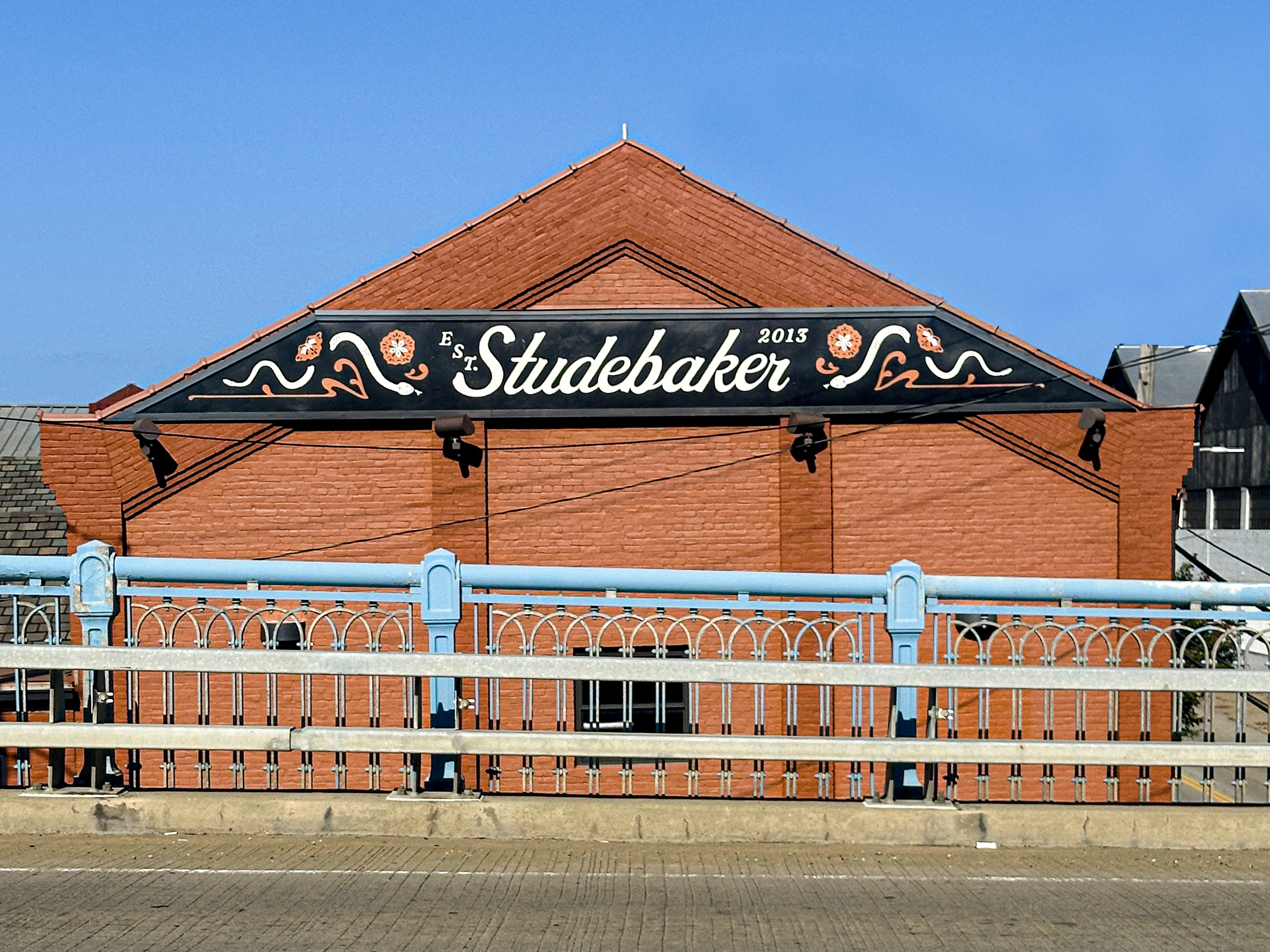 exteriorsign-studebaker.png