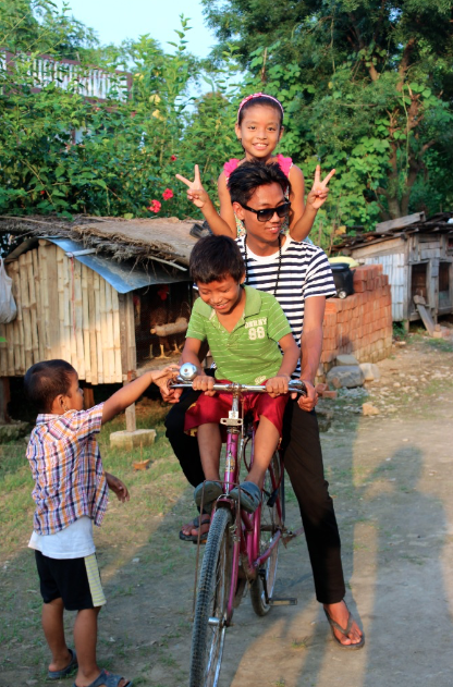 Another fun activity: rent a bicycle and pedal to Pame. 