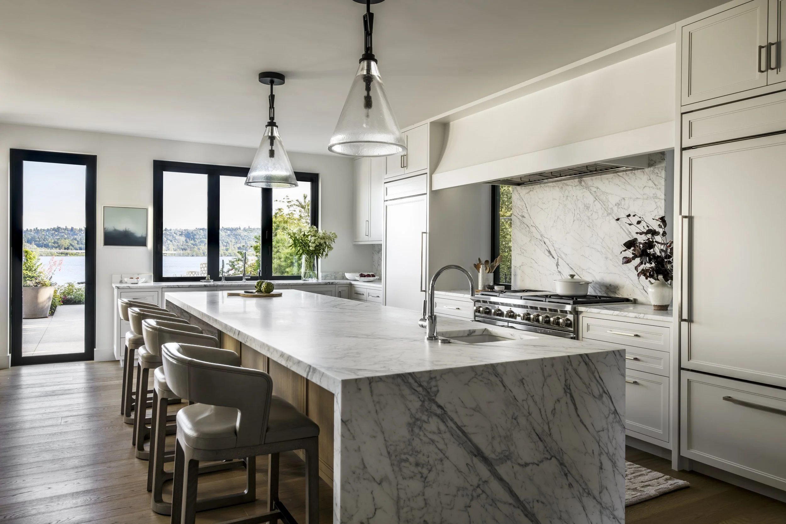  Designer:  https://www.christiegrove.com/   Photographer:  https://www.andrewgiammarco.com/  